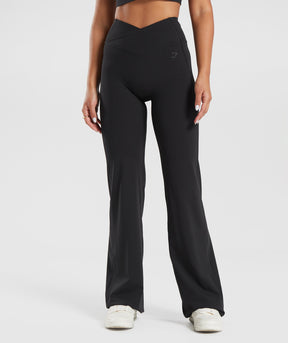 Gymshark Crossover Flared Leggings - Black
