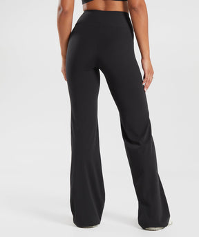 Gymshark Crossover Flared Leggings - Black