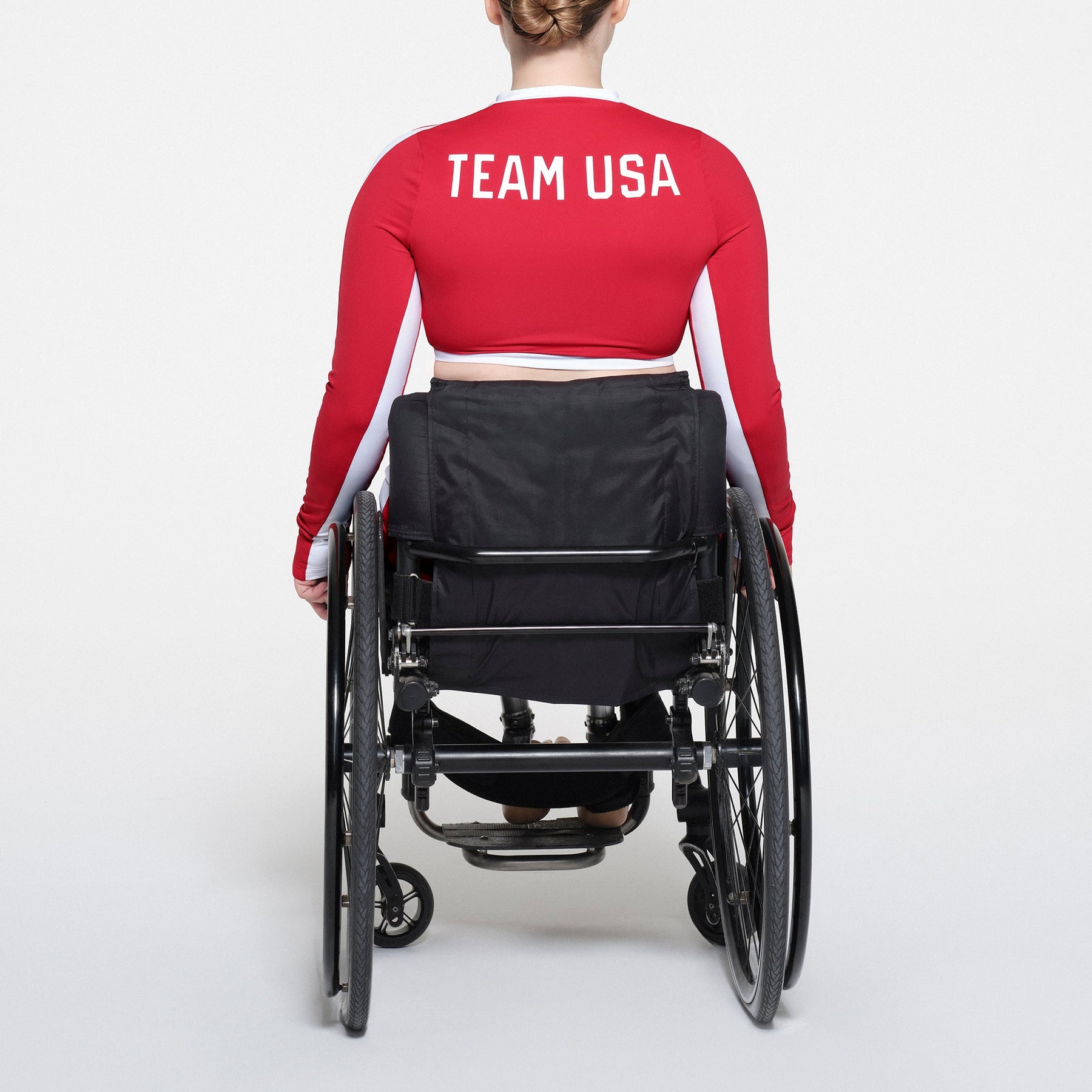 SKIMS FOR TEAM USA SIGNATURE SWIM PARALYMPIC LONG SLEEVE CROPPED T-SHIRT | RED