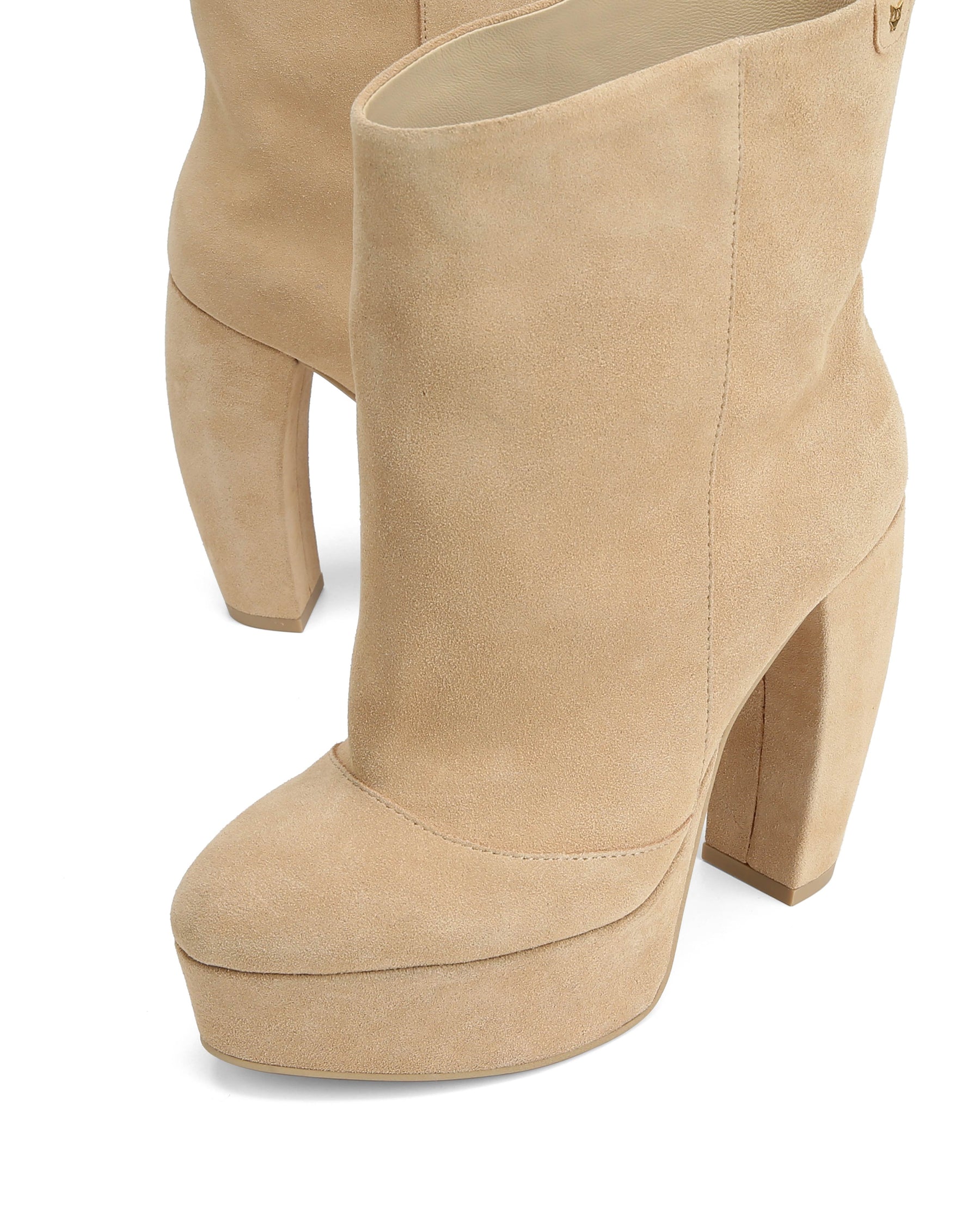 Dancer Shell Suede