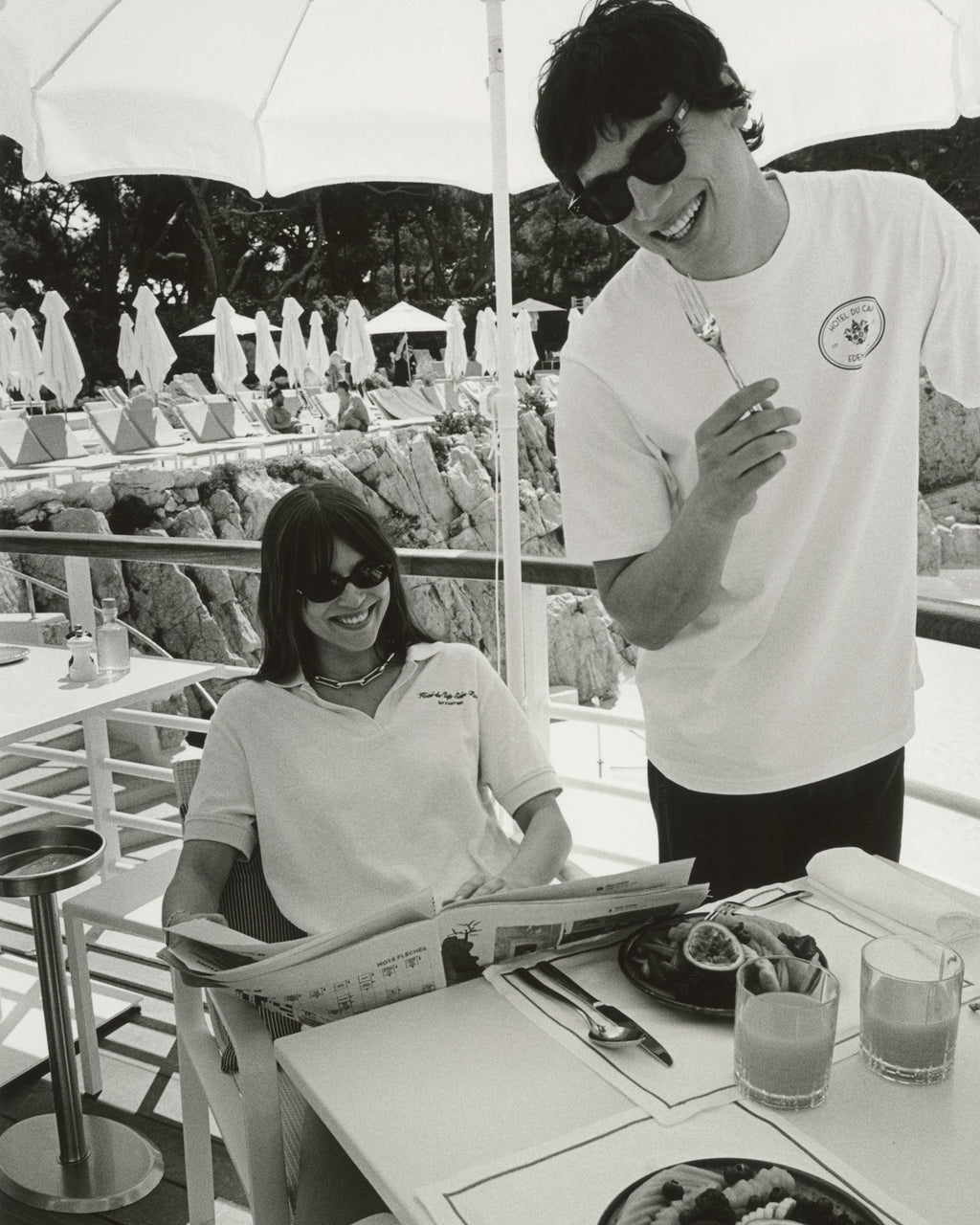 Kennedy Crest T-Shirt - White/Navy