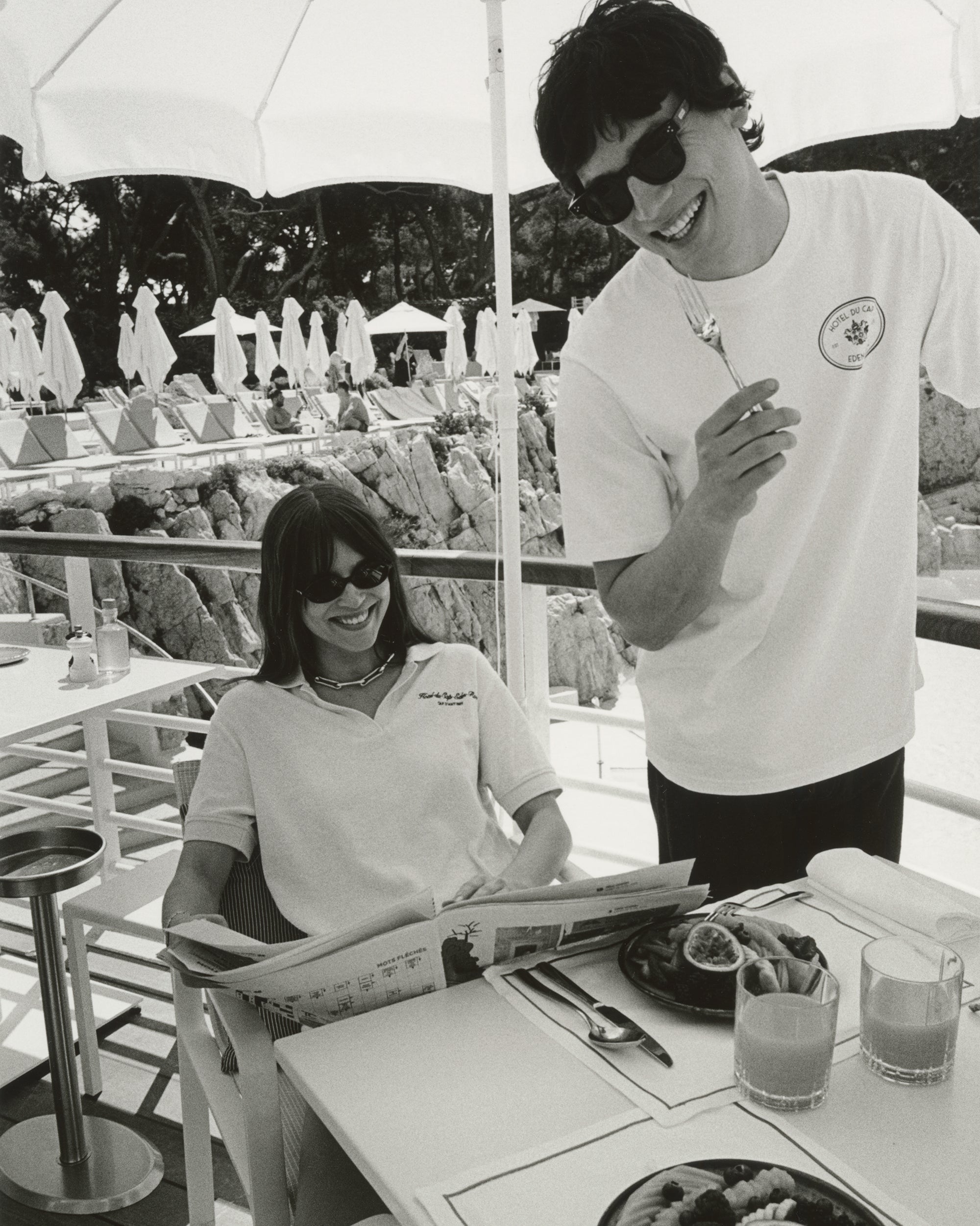 Kennedy Crest T-Shirt - White/Navy