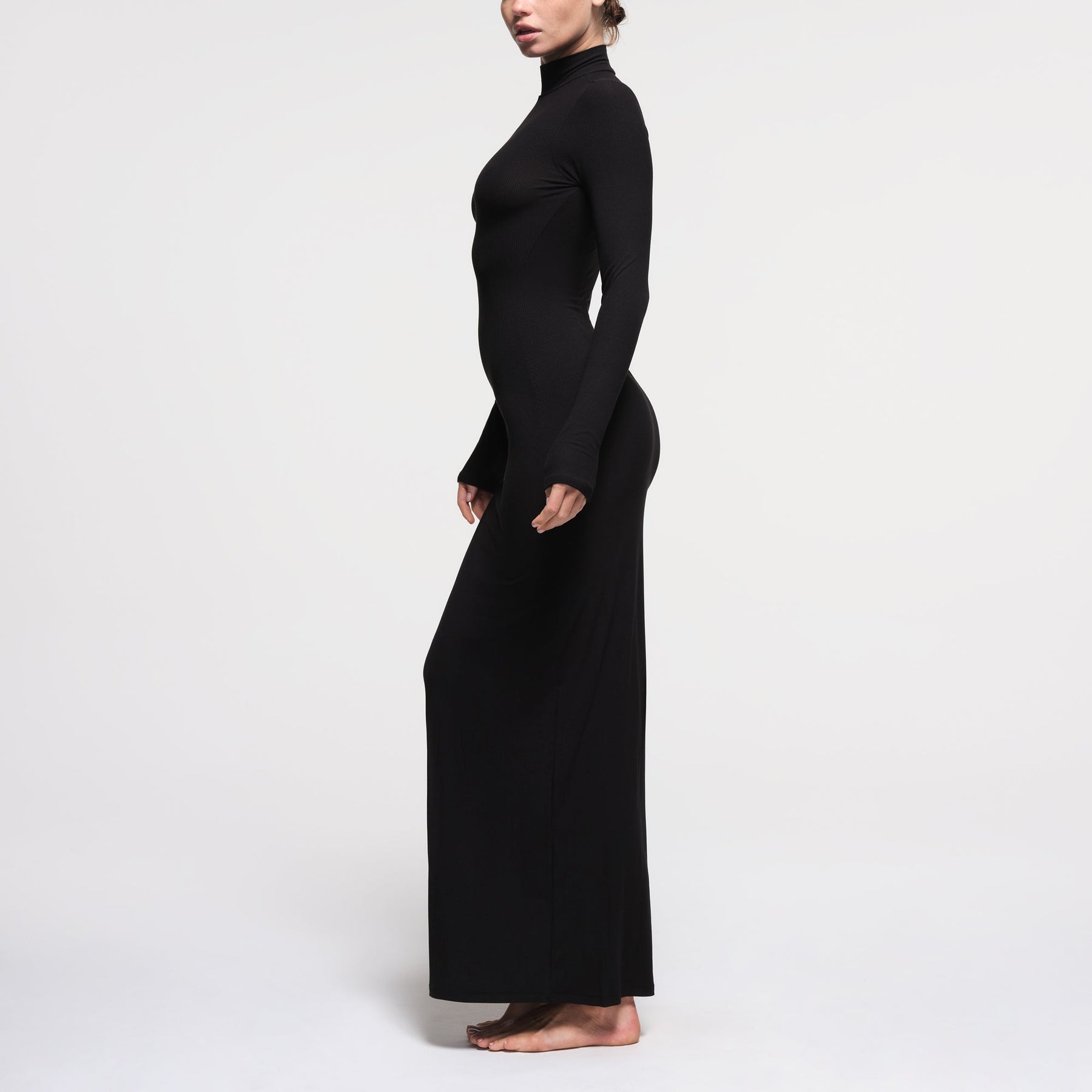 SOFT LOUNGE TURTLENECK LONG DRESS | ONYX