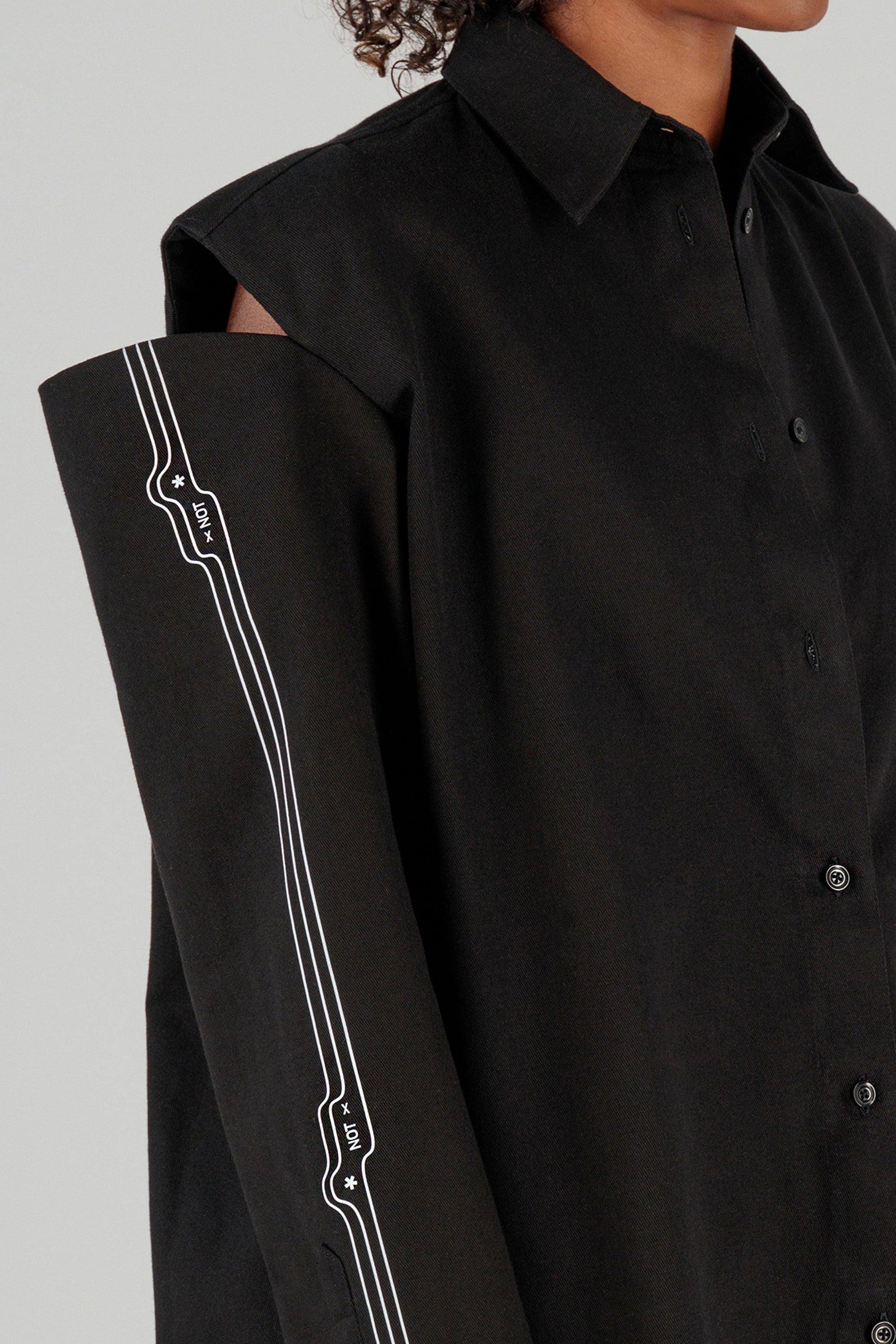 TWILL SHOULDER CUTOUT SHIRT