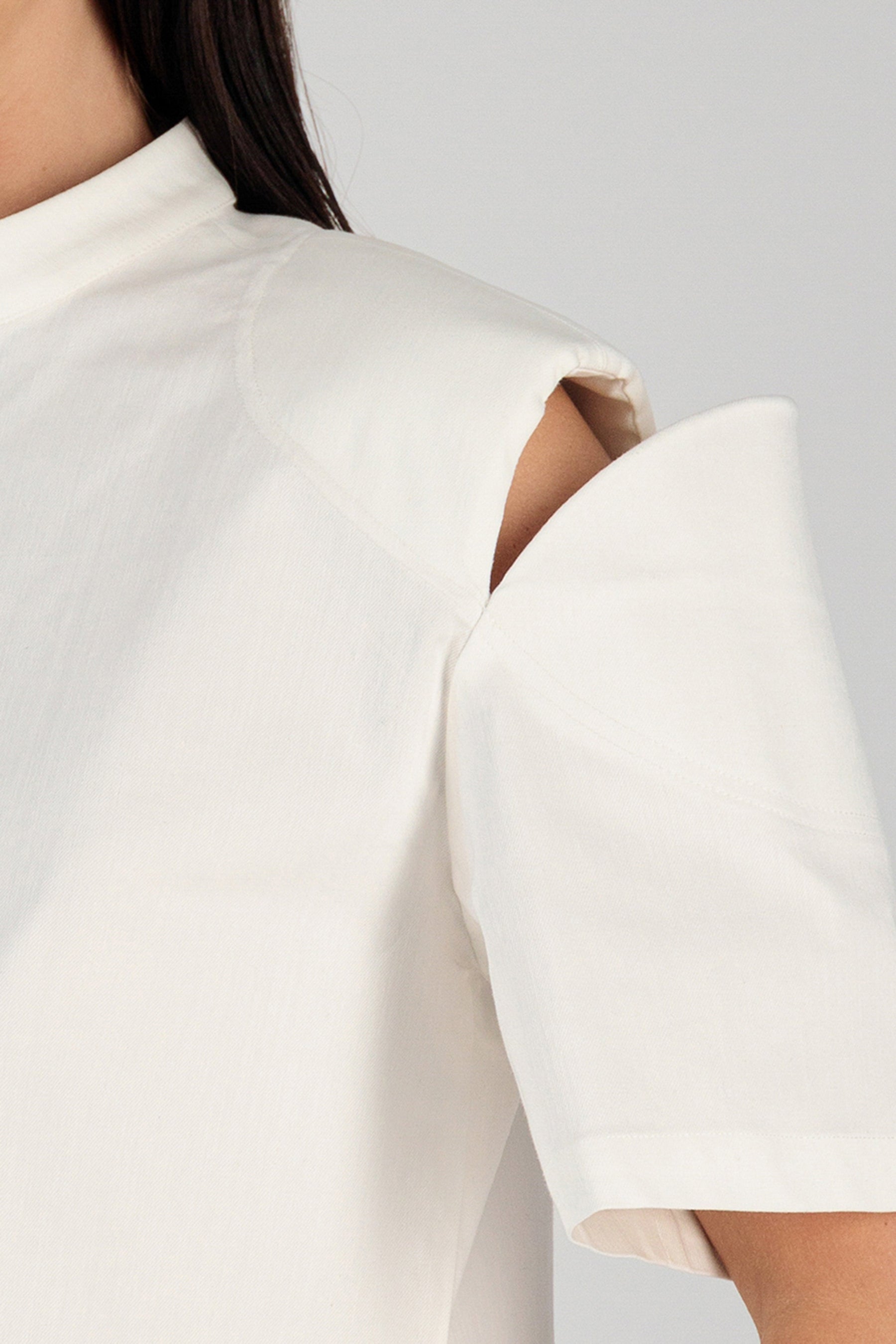 TWILL SHOULDER CUTOUT TEE