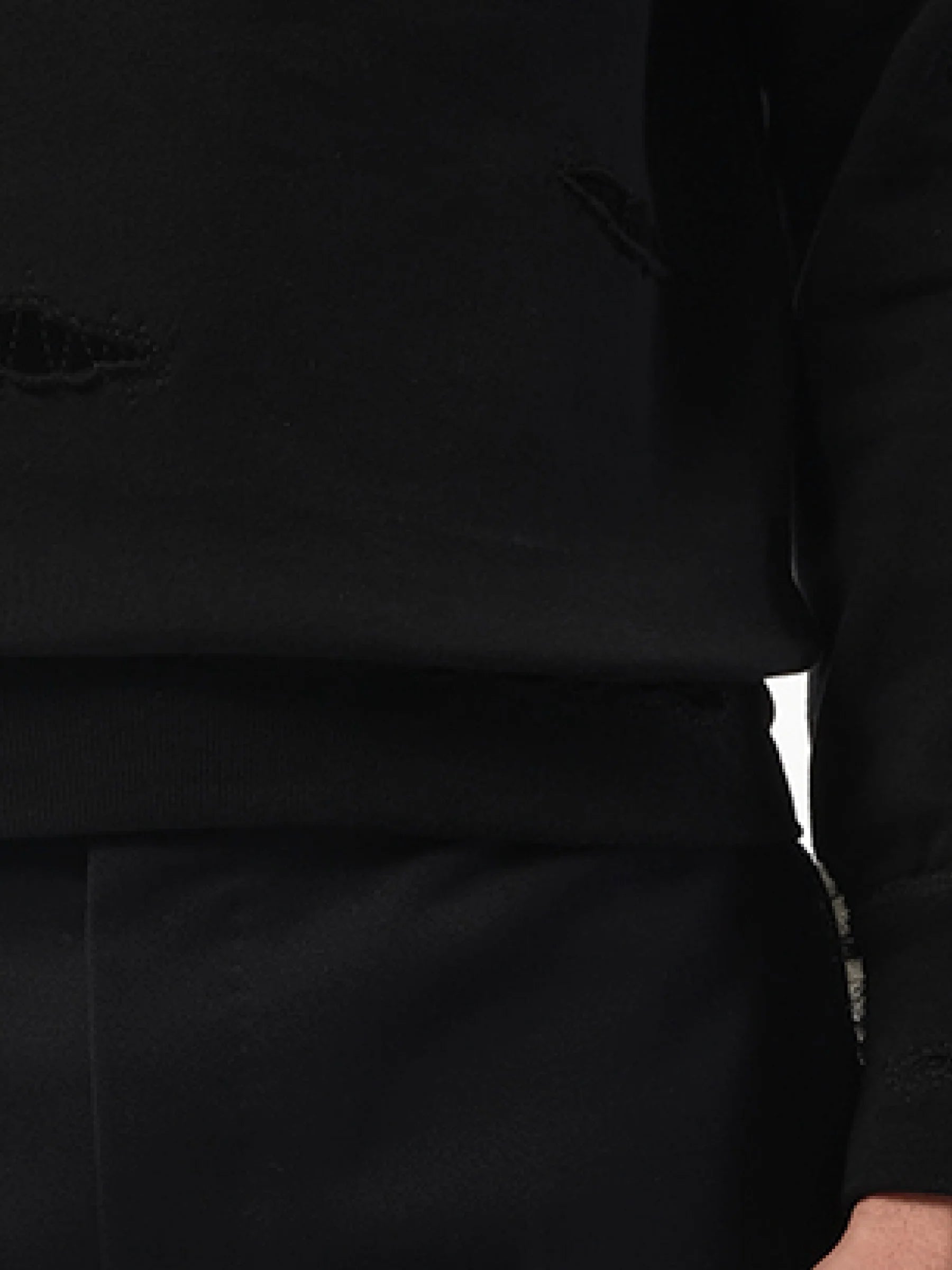 Shredded Sweatshirt in Black