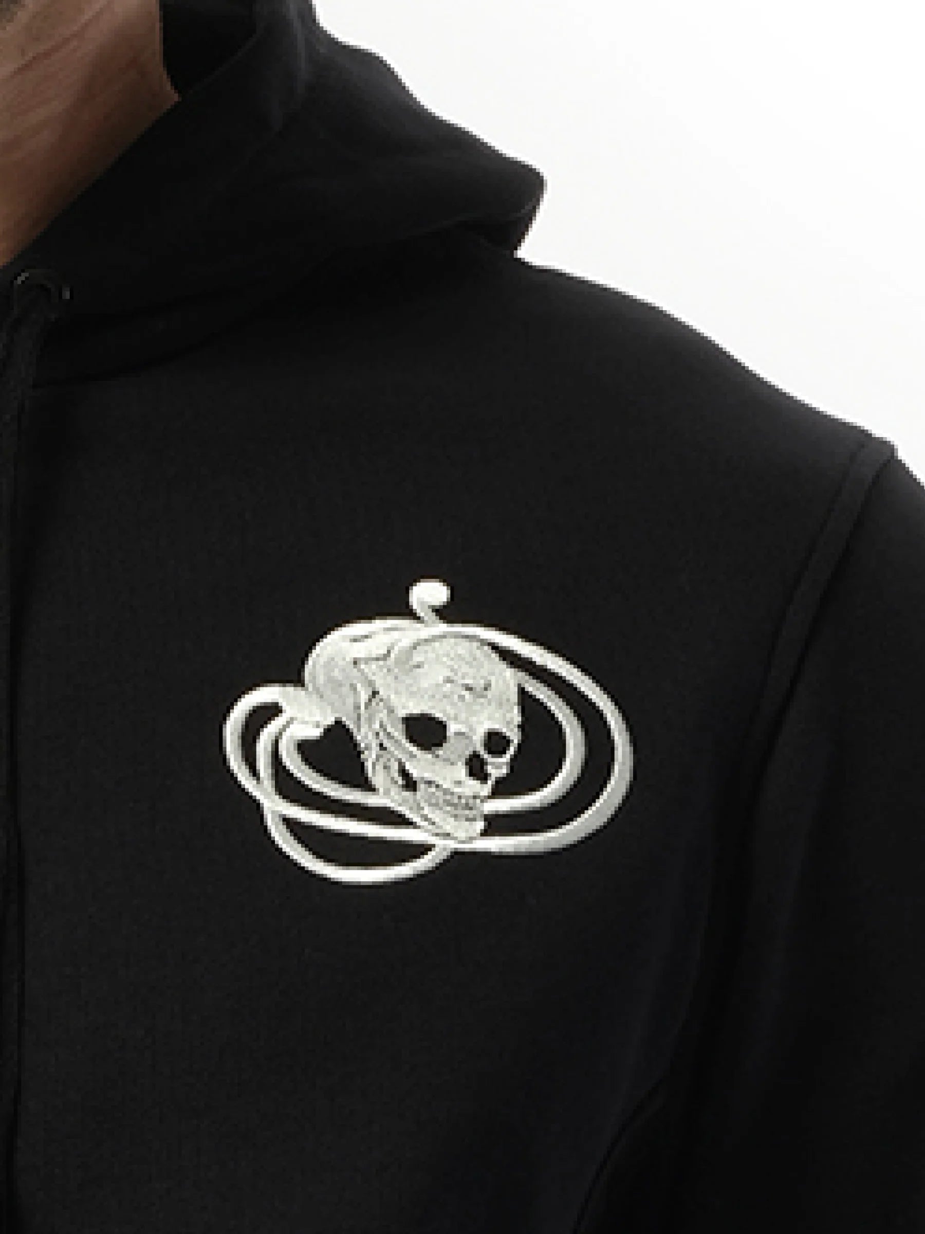 Emb Hoodie in Black