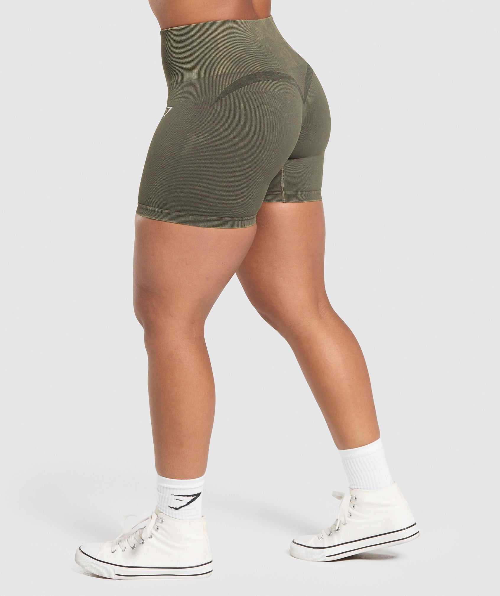 Gymshark Gains Seamless Washed Shorts - Strength Green