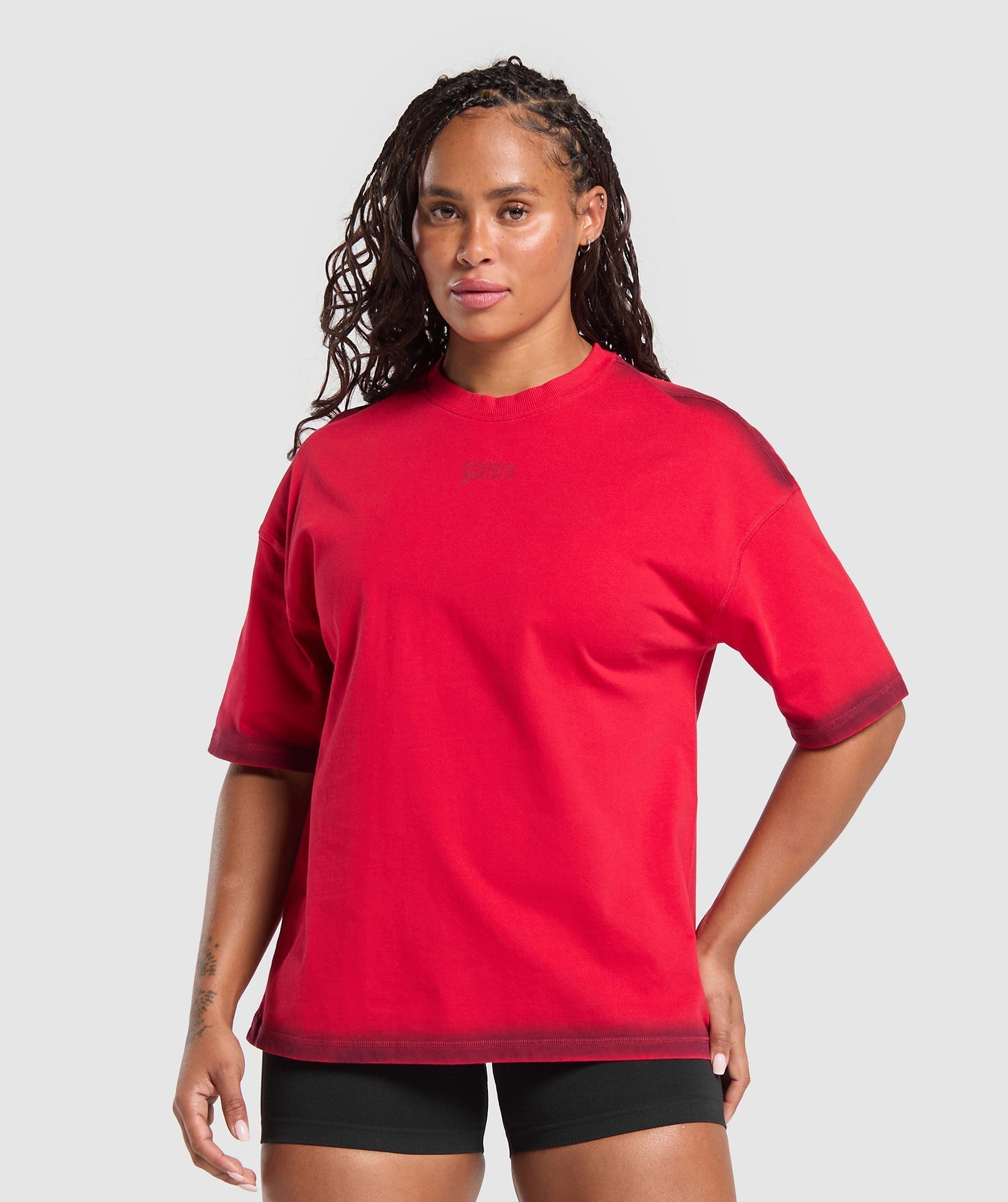 Gymshark Gains Washed Heavyweight Cotton T-Shirt - Conditioning Red/Sets Red