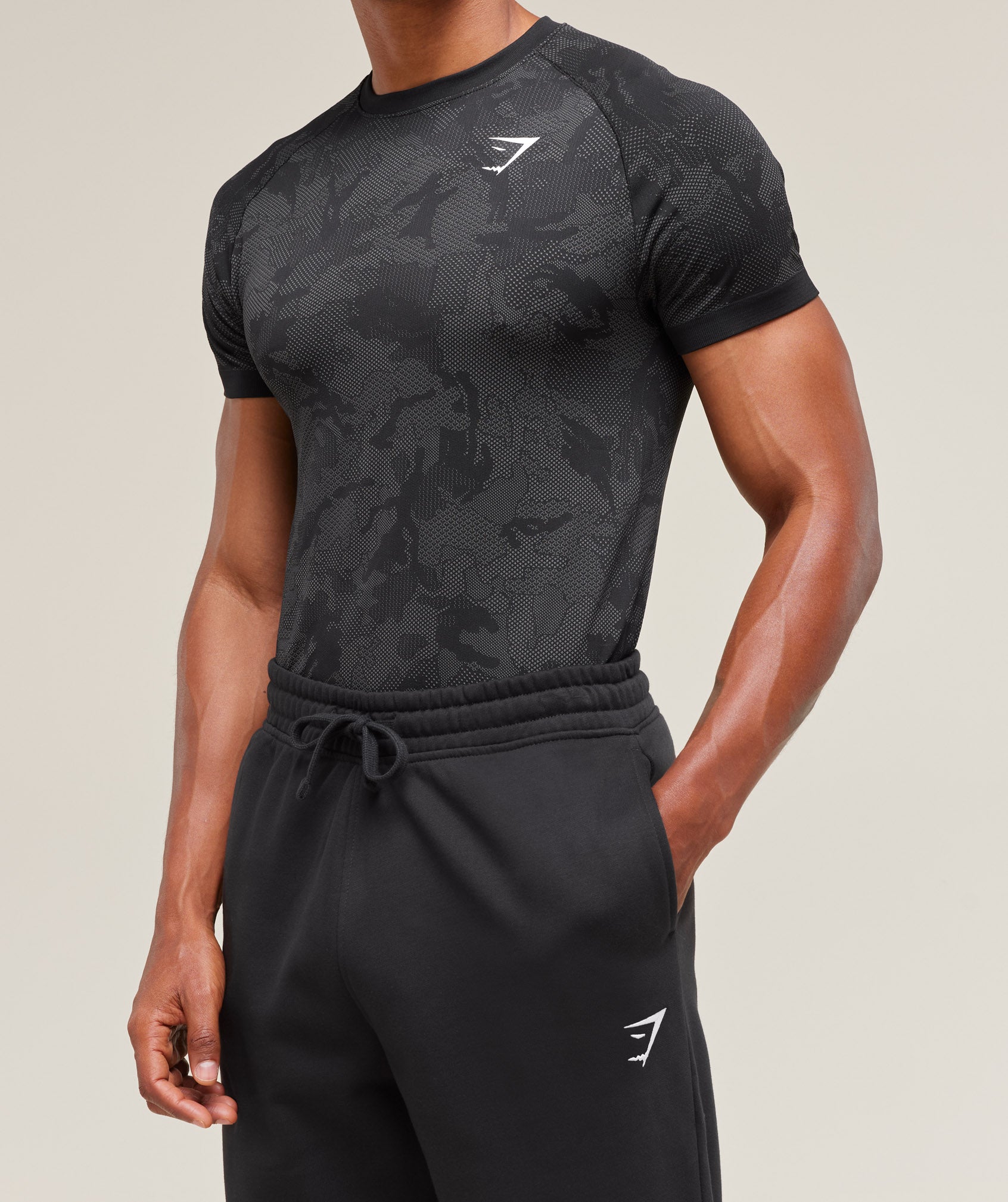 Gymshark Geo Seamless T-Shirt - Black/Charcoal Grey