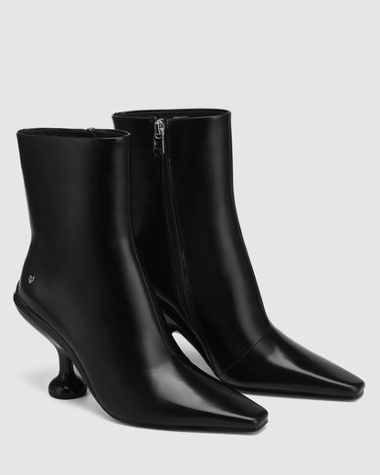 Kayla Box Leather Black