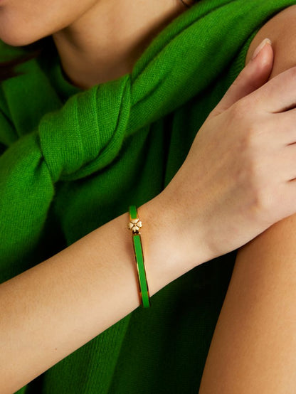 Heritage Spade Flower Thin Hinged Bangle