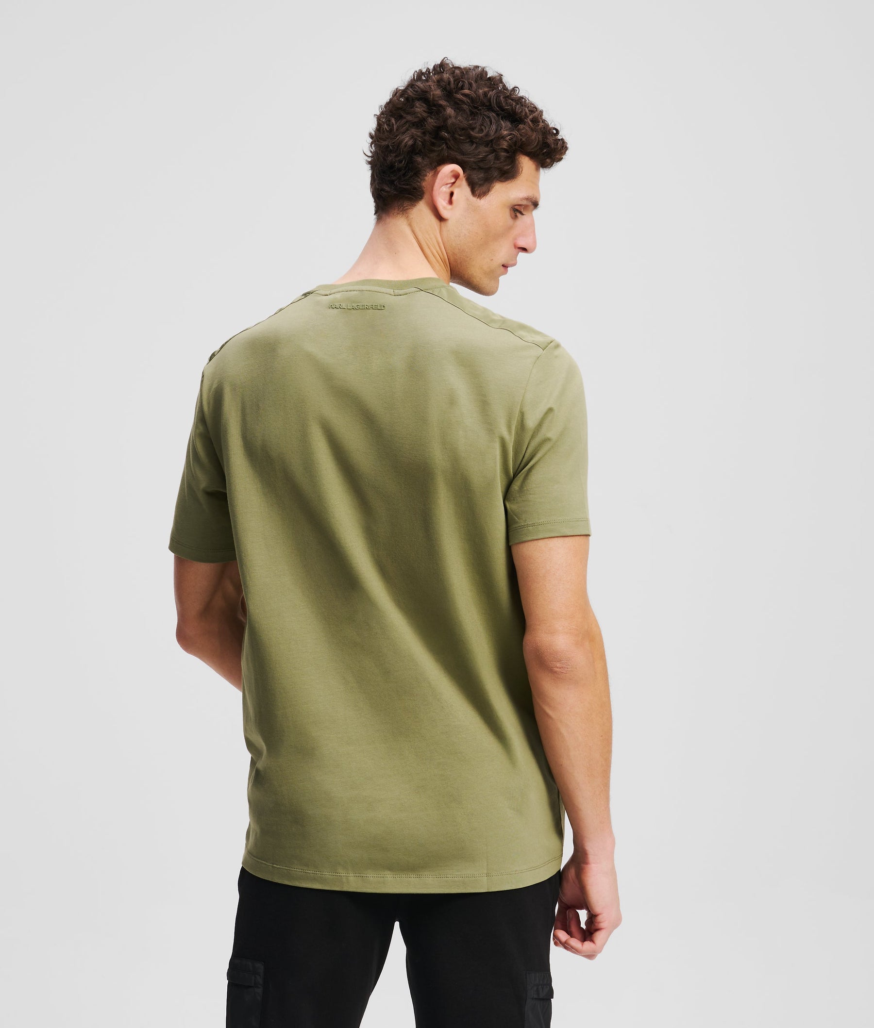 CHEST POCKET T-SHIRT