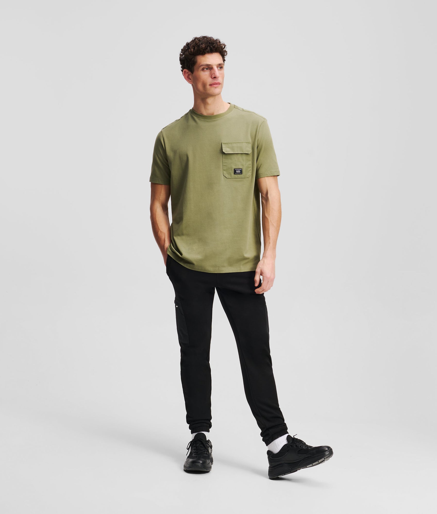 CHEST POCKET T-SHIRT