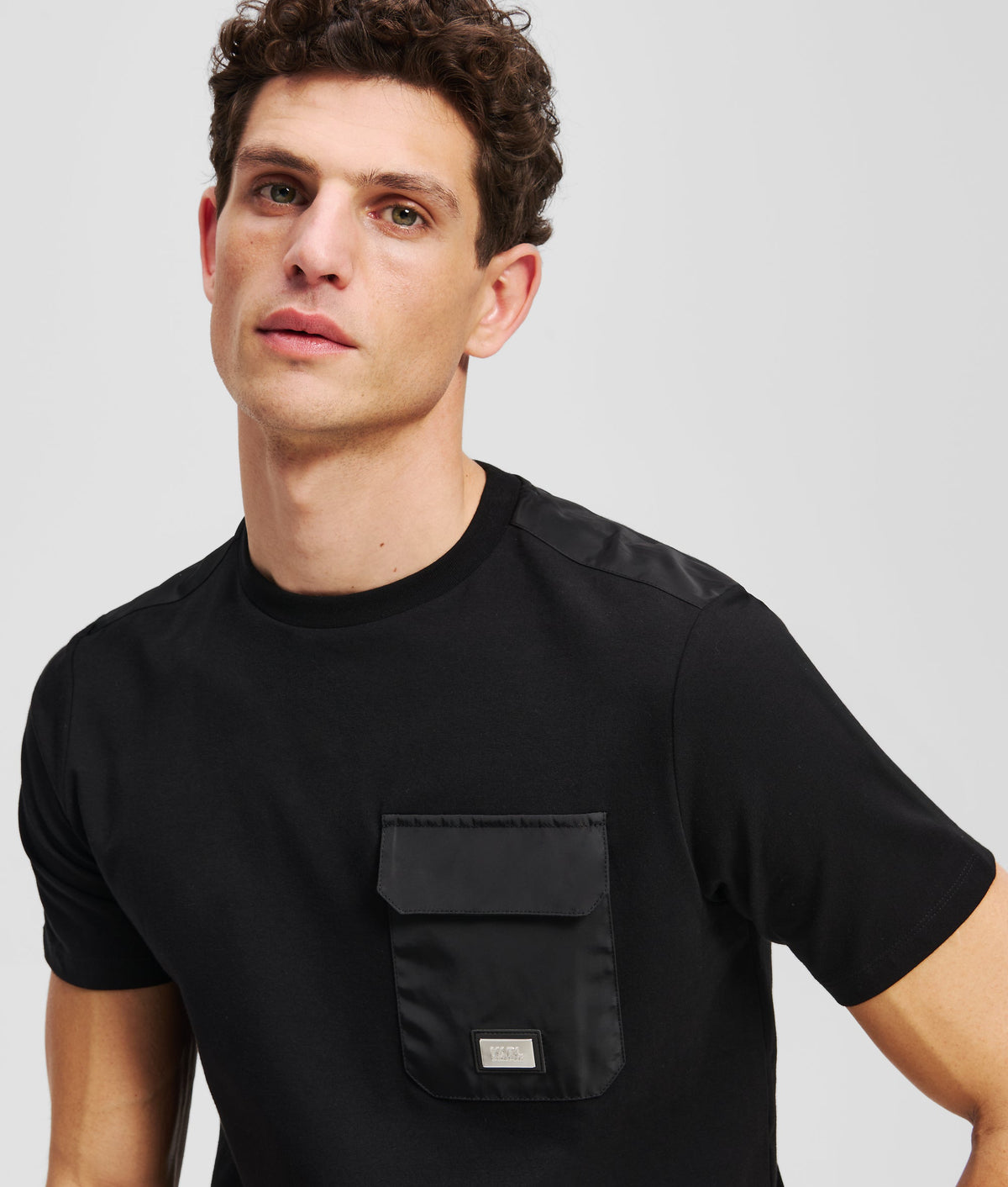 CHEST POCKET T-SHIRT