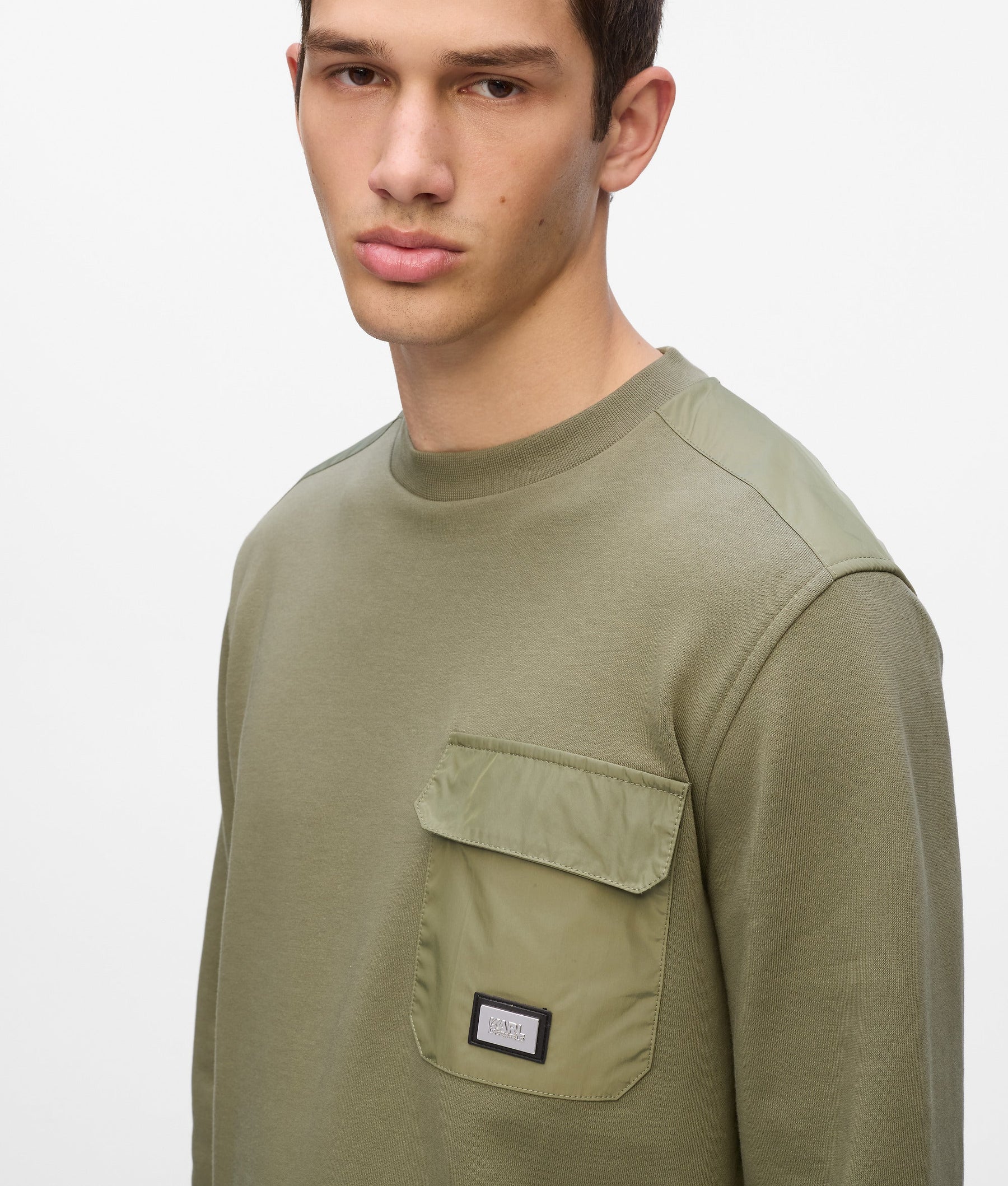 CHEST POCKET SWEATSHIRT