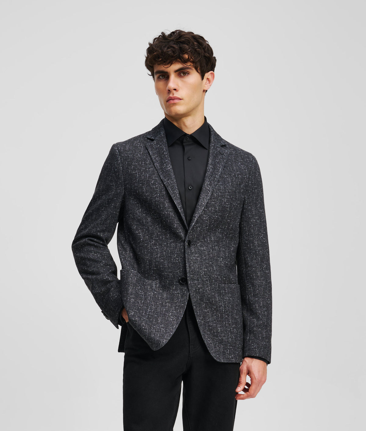 TAILORED BLAZER