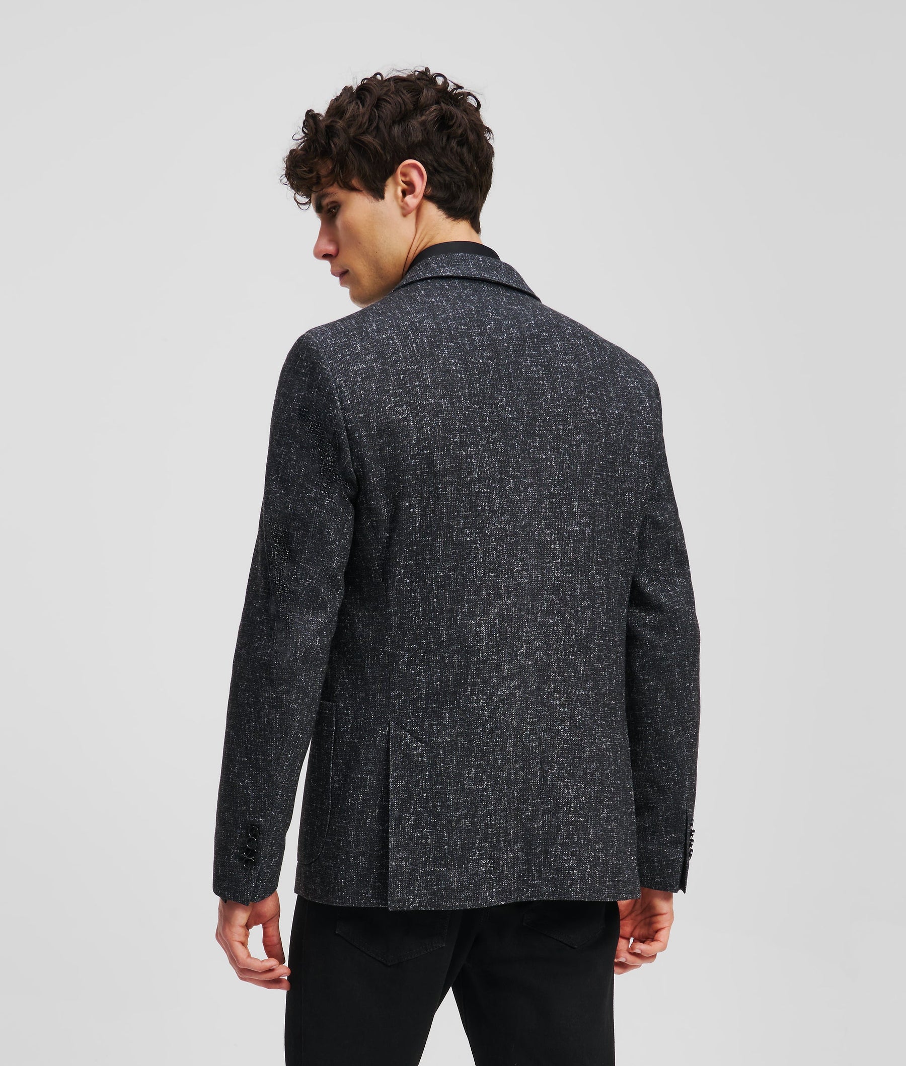 TAILORED BLAZER