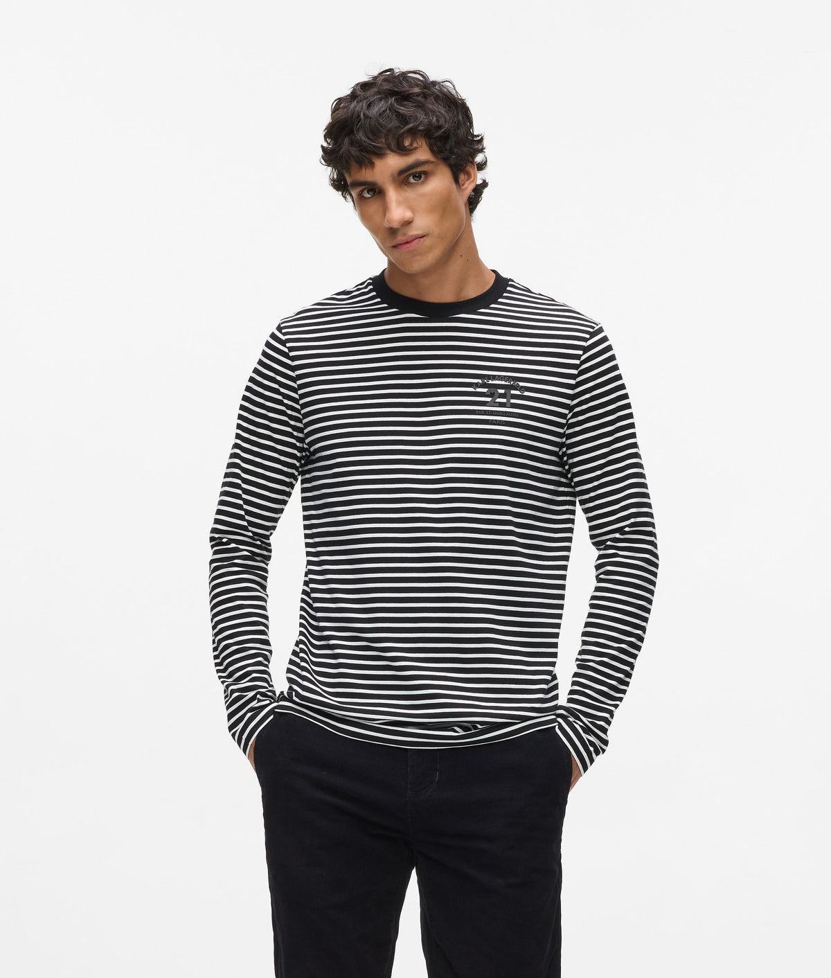 Long-sleeved T-shirt