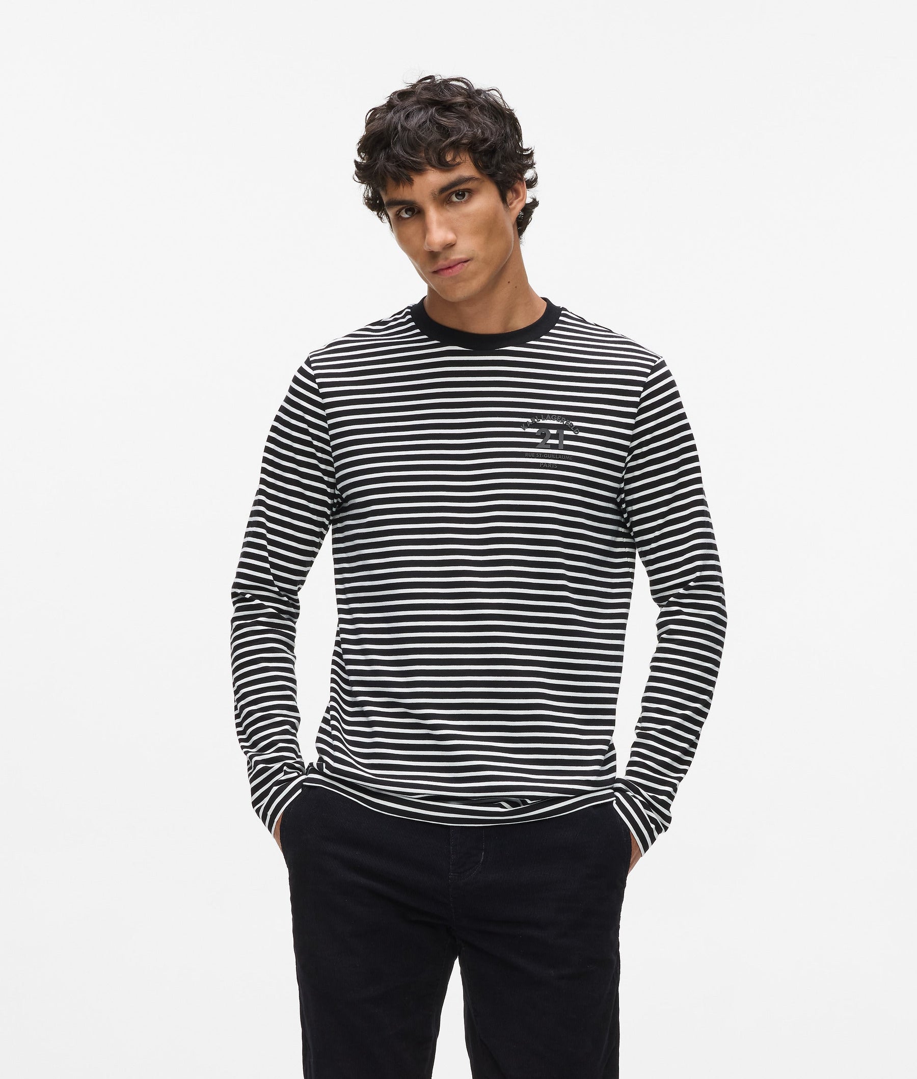Long-sleeved T-shirt