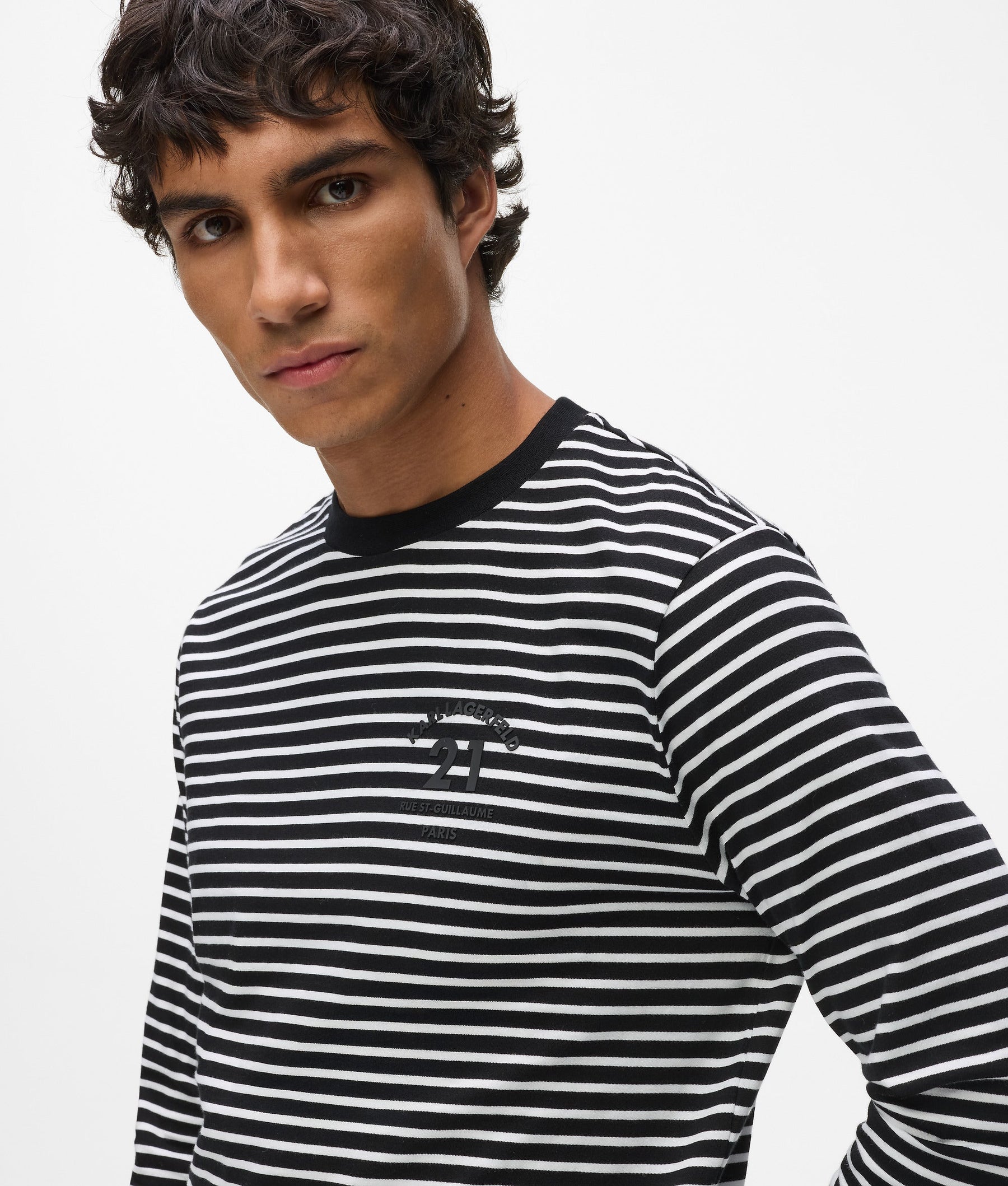 Long-sleeved T-shirt