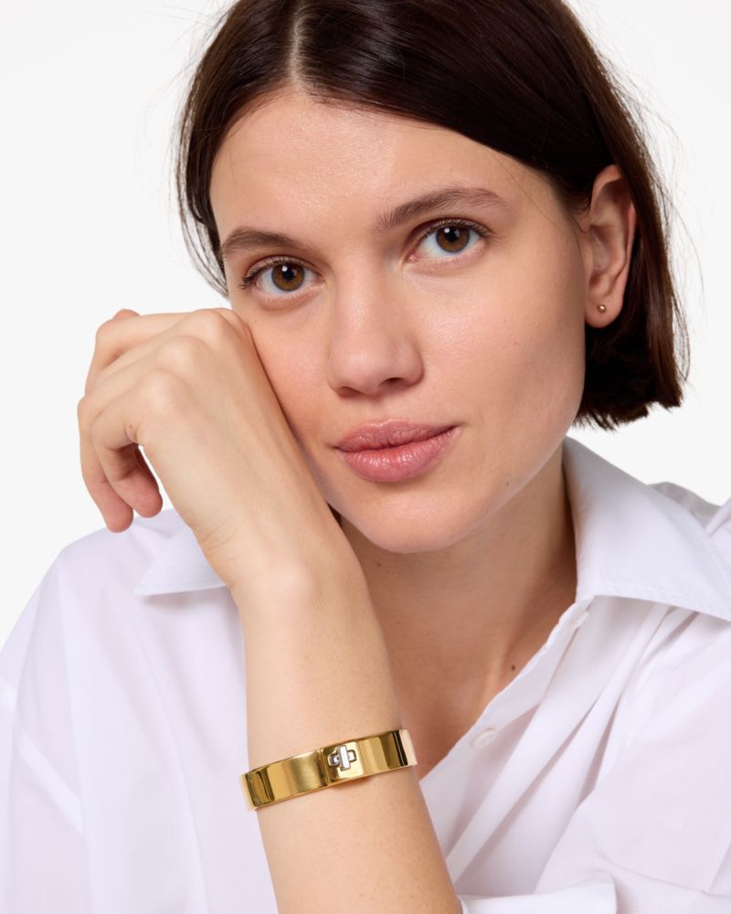 Phoebe Turnlock Bangle