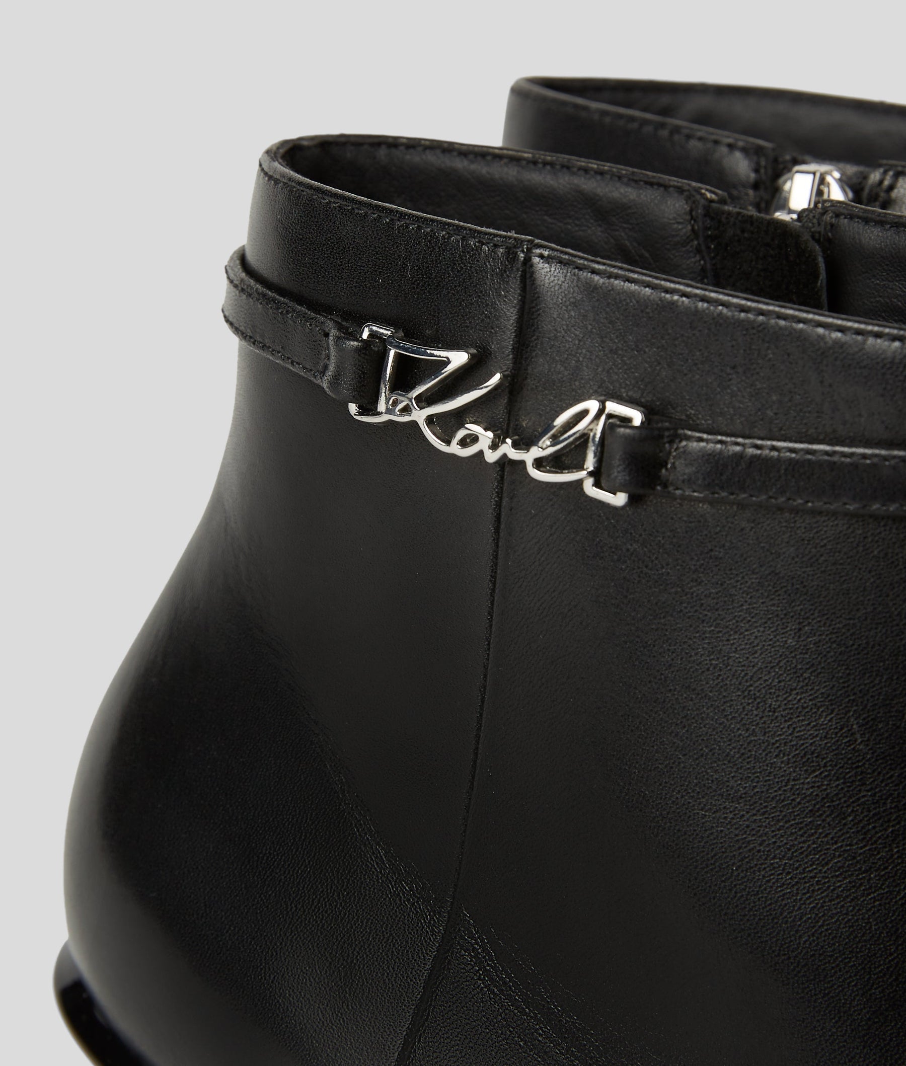 PANACHE SIGNIA ANKLE BOOTS
