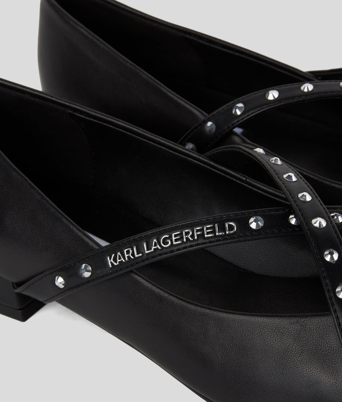 KERRIE KROSSTRAP STUDS FLATS
