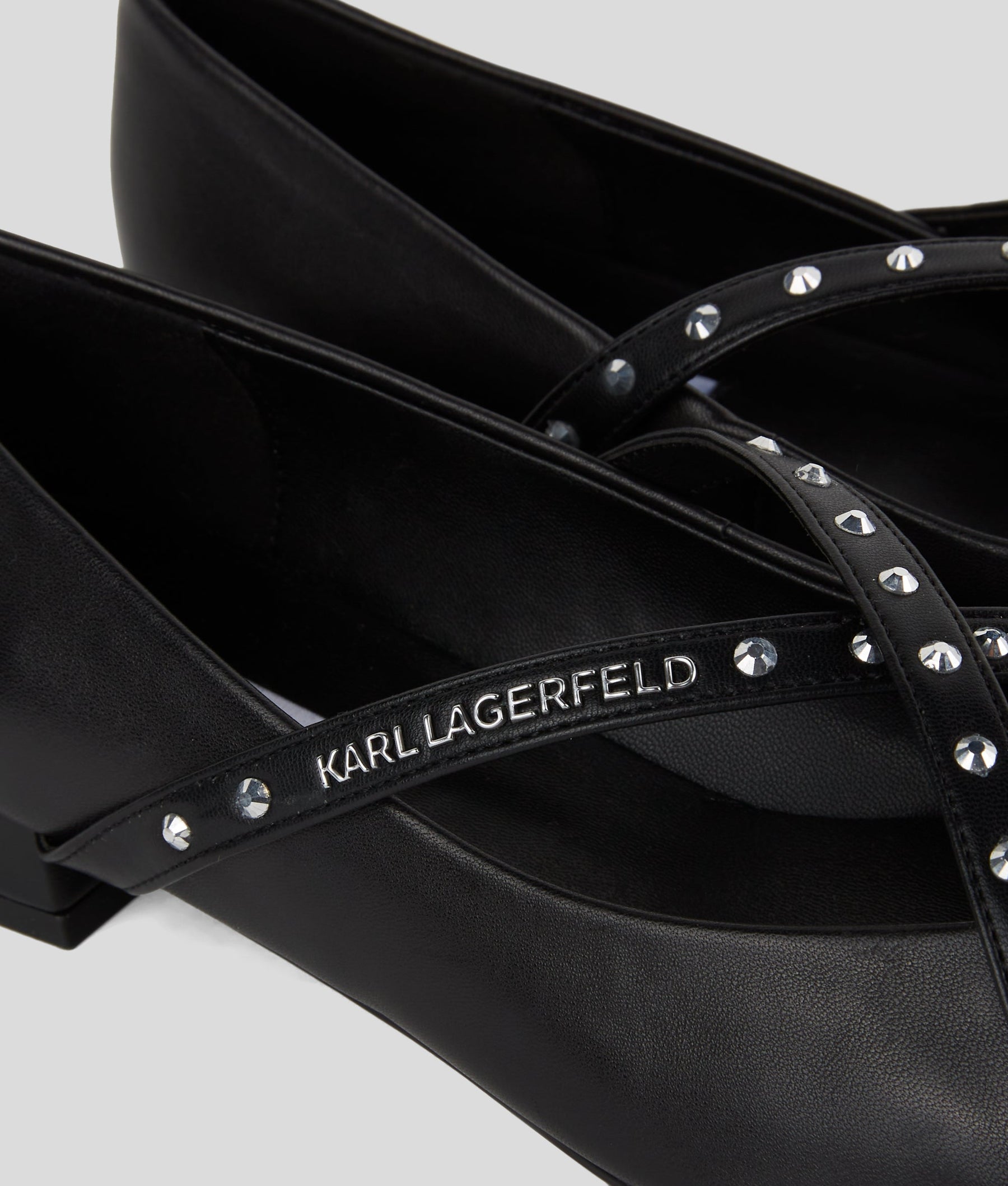KERRIE KROSSTRAP STUDS FLATS