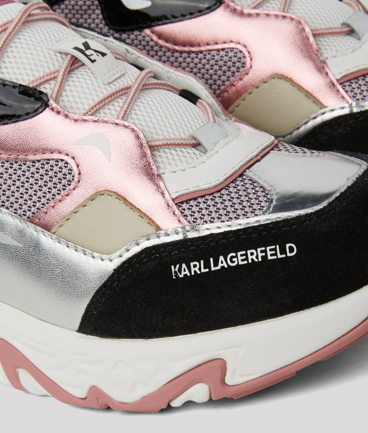 BLAZE STRIKE TRAINERS