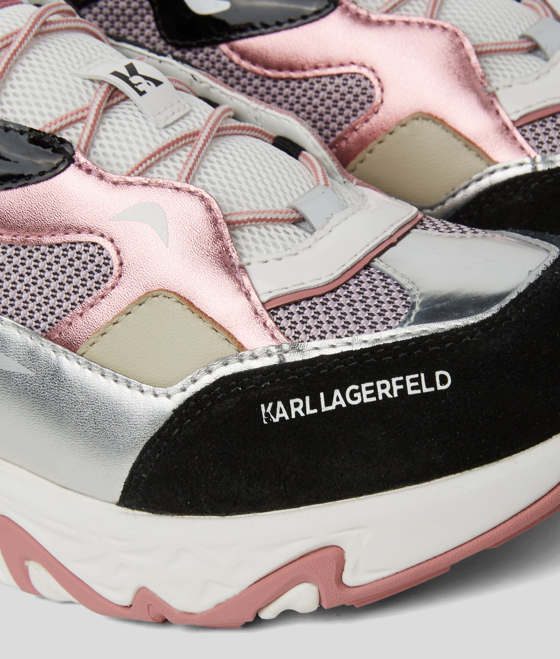 BLAZE STRIKE TRAINERS