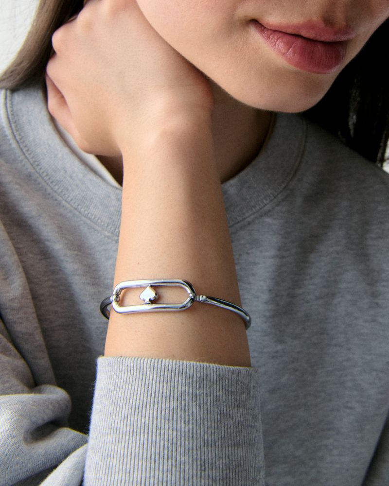 Cut To The Chase Oval Spade Bangle