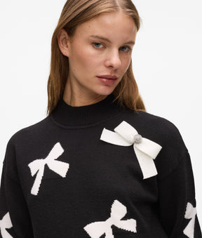 Exclusive bow jumper