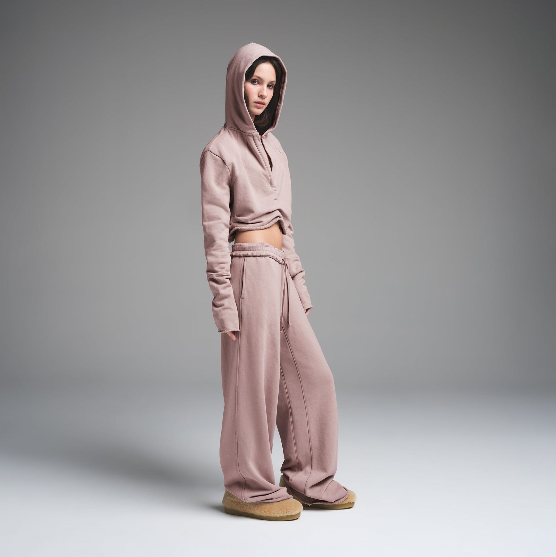 FRENCH TERRY SHOULDER PAD CROPPED HOODIE | FAWN