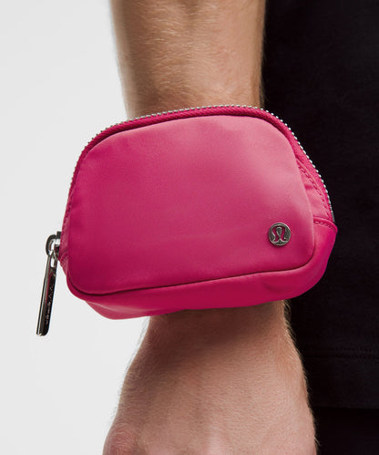 Everywhere Belt Bag Nano