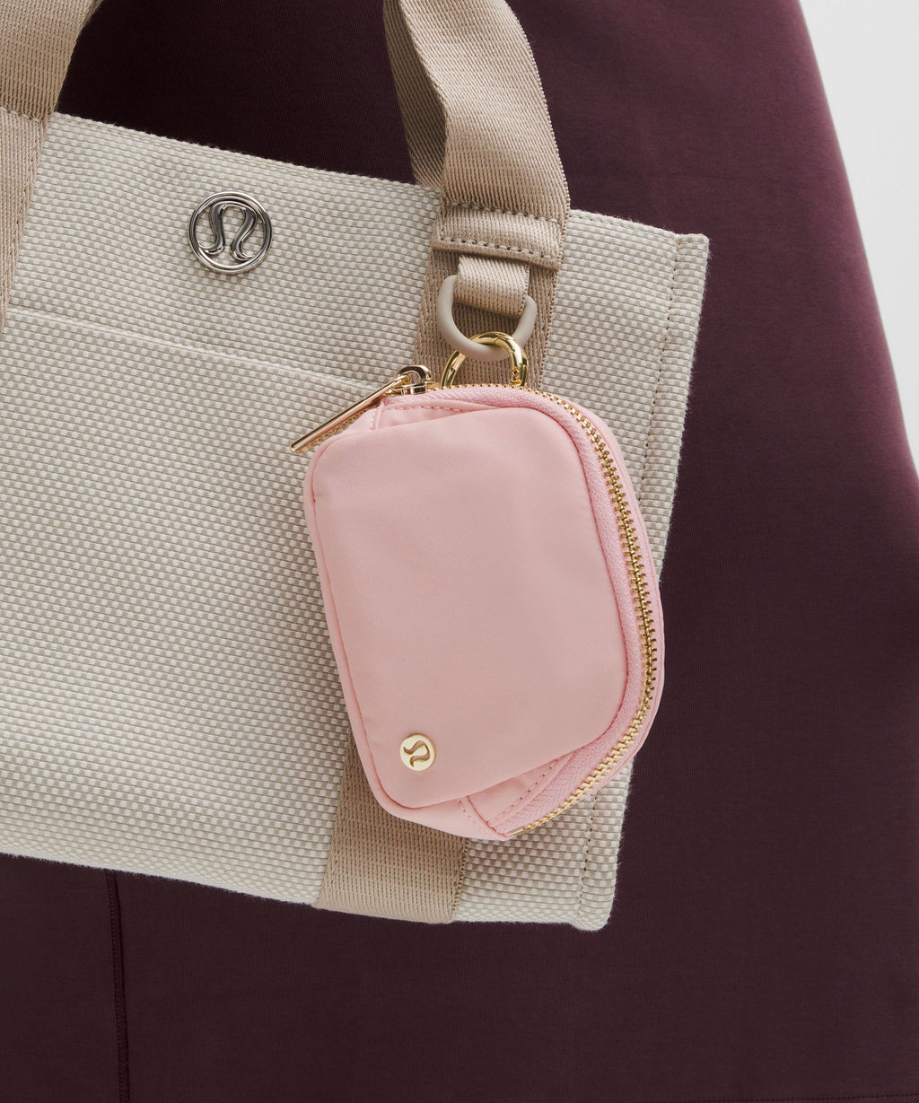 Everywhere Belt Bag Nano