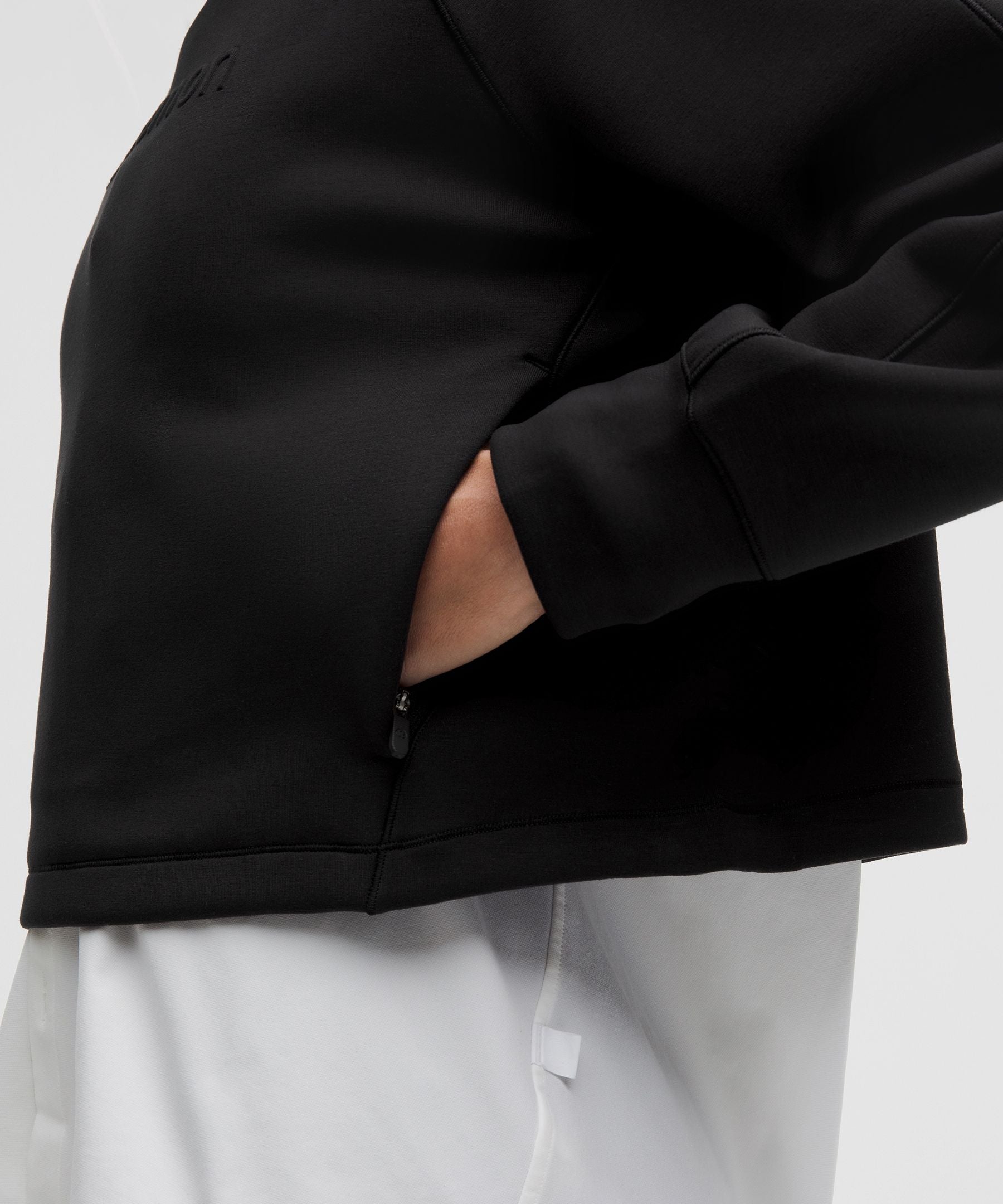 Smooth Spacer Cropped Pullover *Graphic