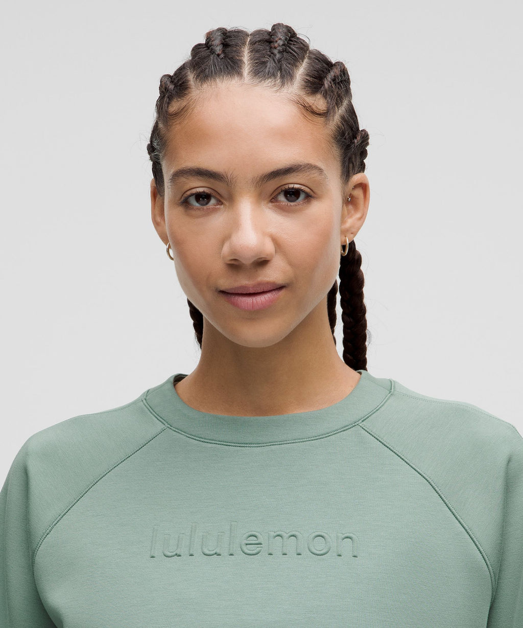 Smooth Spacer Cropped Pullover *Graphic