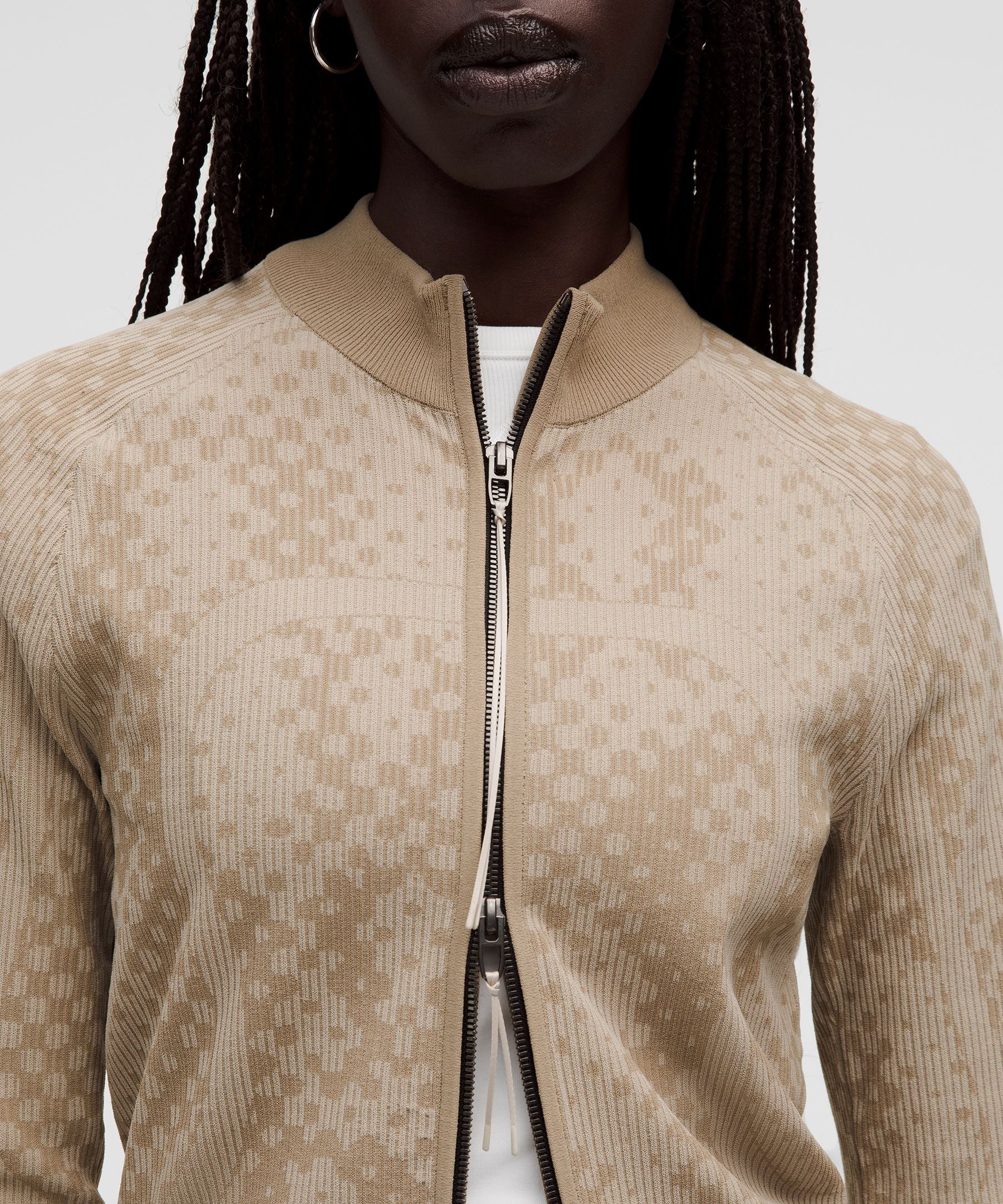 Two-Tone Fitted Full-Zip Sweater *SLNSH Collection