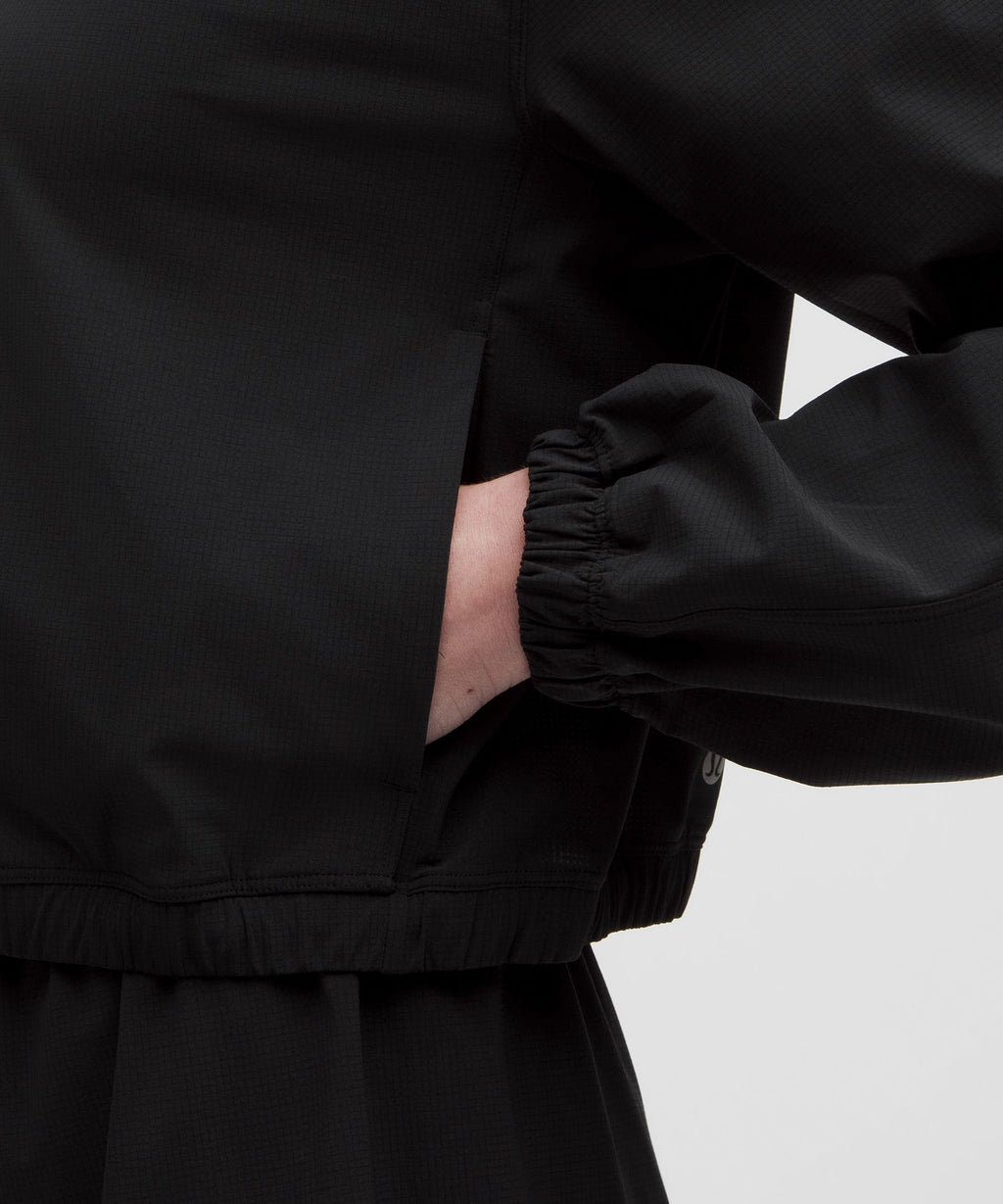 Mile Maker Run Crew Graphic Cinch-Hem Jacket