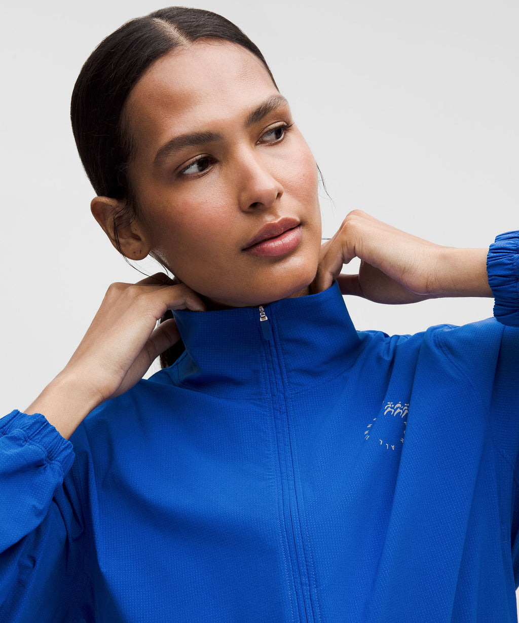 Mile Maker Run Crew Graphic Cinch-Hem Jacket