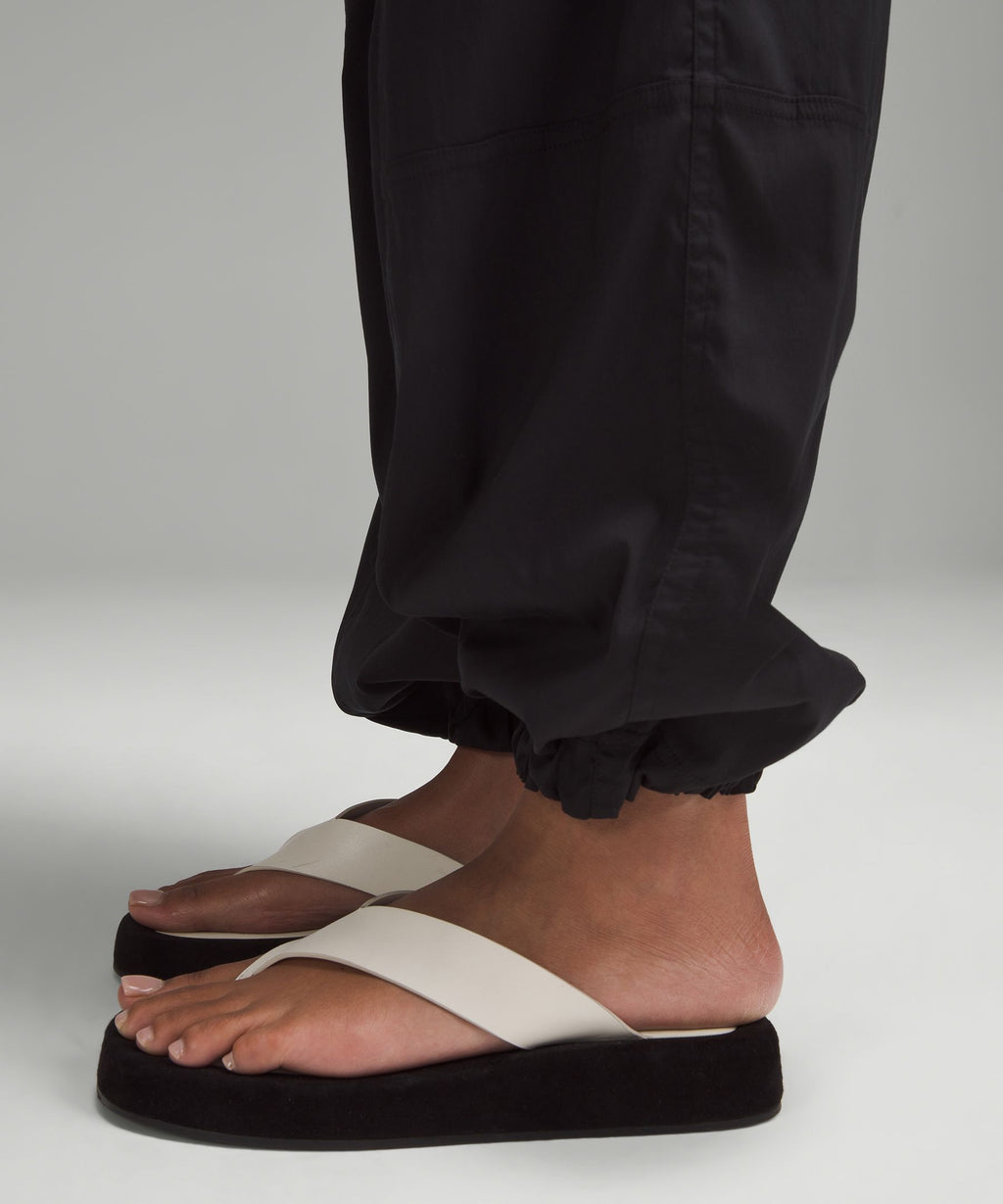 Lightweight Adjustable Mid-Rise Cargo Pant