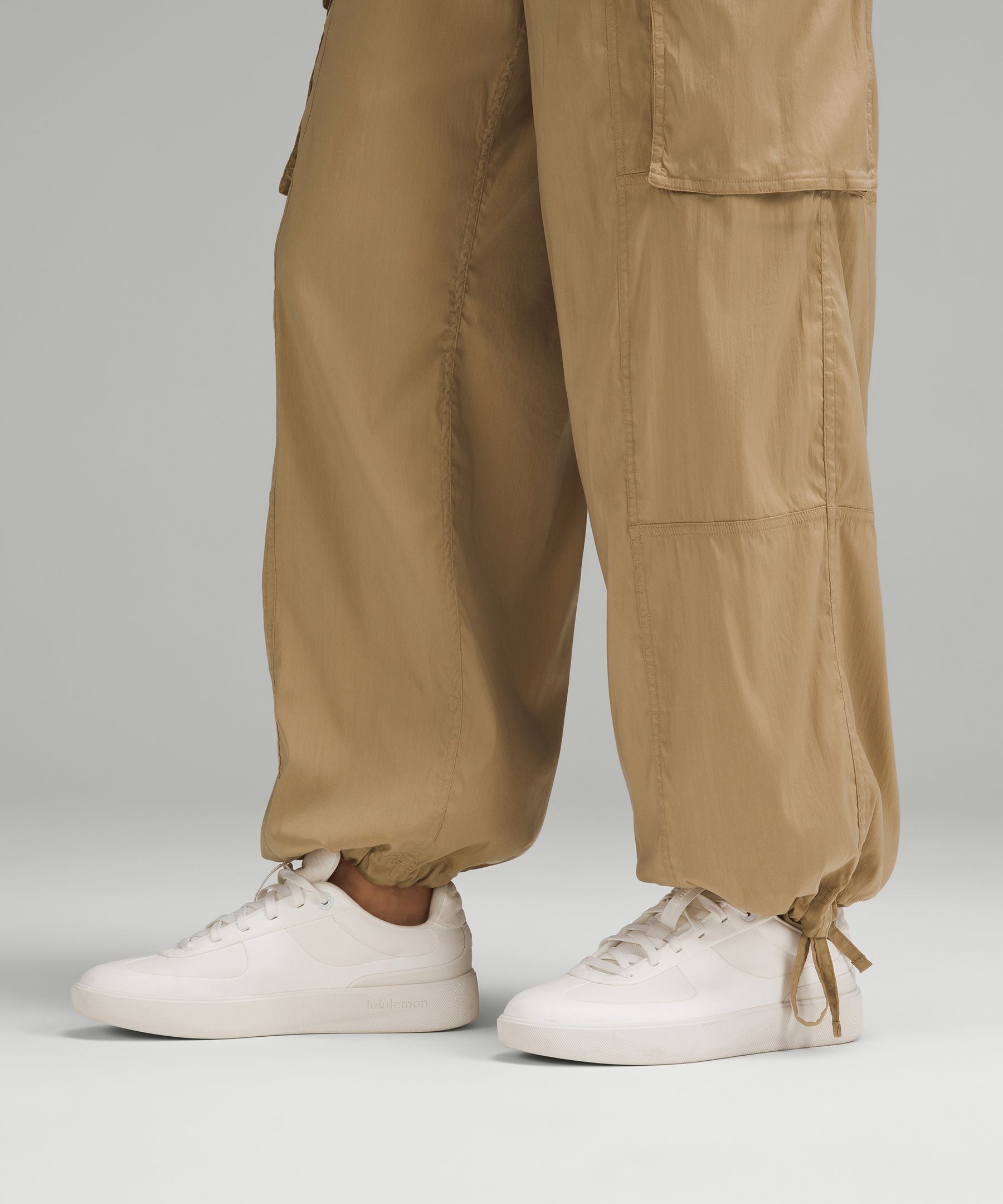 Lightweight Adjustable Mid-Rise Cargo Pant