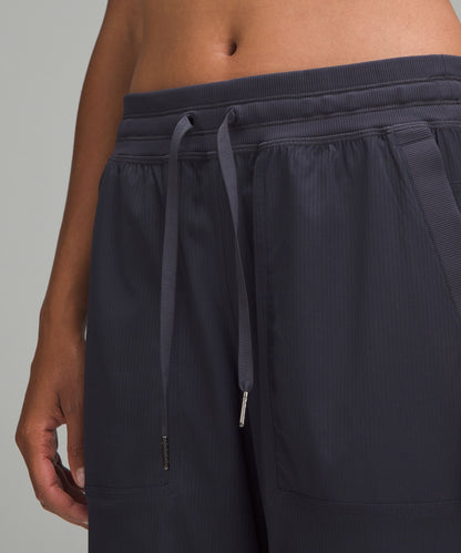 Dance Studio Relaxed-Fit Mid-Rise Cargo Pant