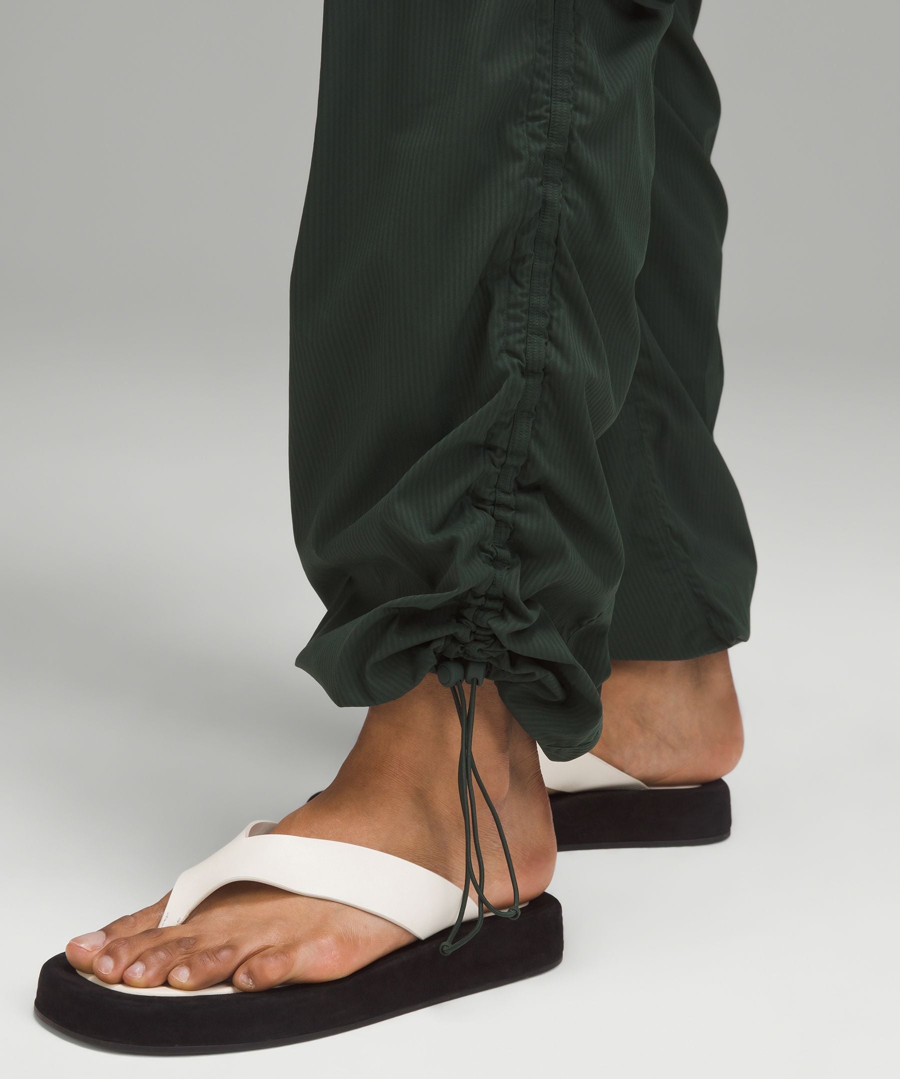Dance Studio Relaxed-Fit Mid-Rise Cargo Pant