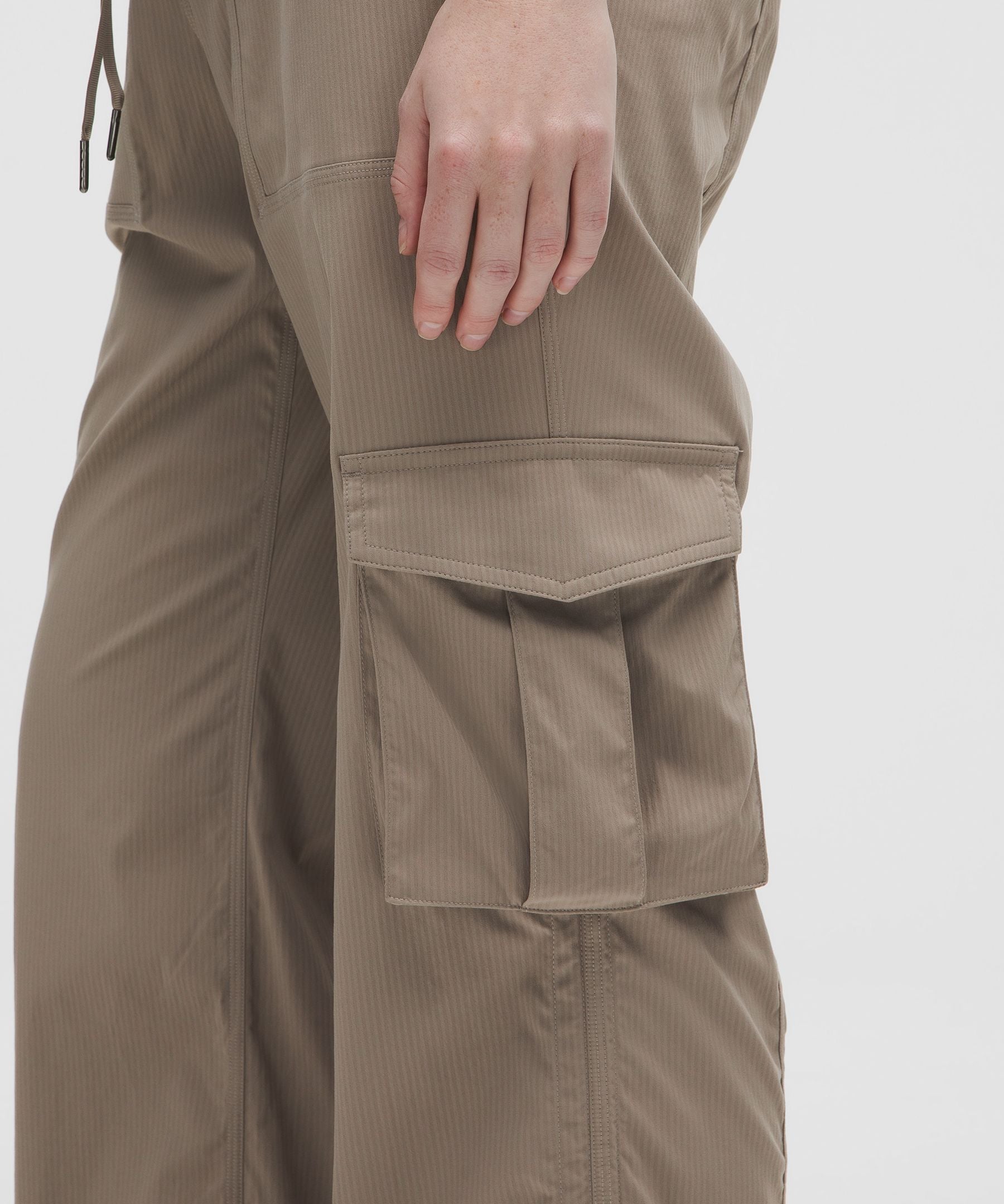 Dance Studio Relaxed-Fit Mid-Rise Cargo Pant