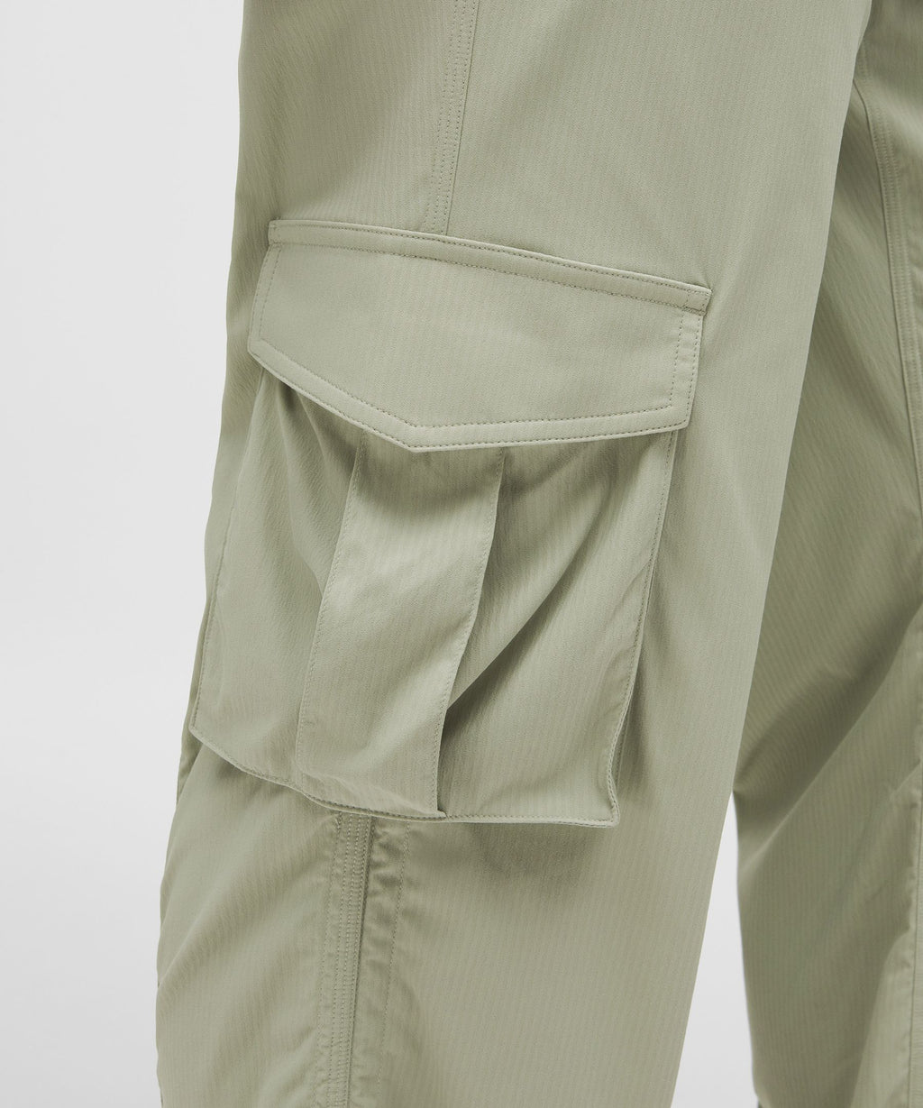 Dance Studio Relaxed-Fit Mid-Rise Cargo Pant