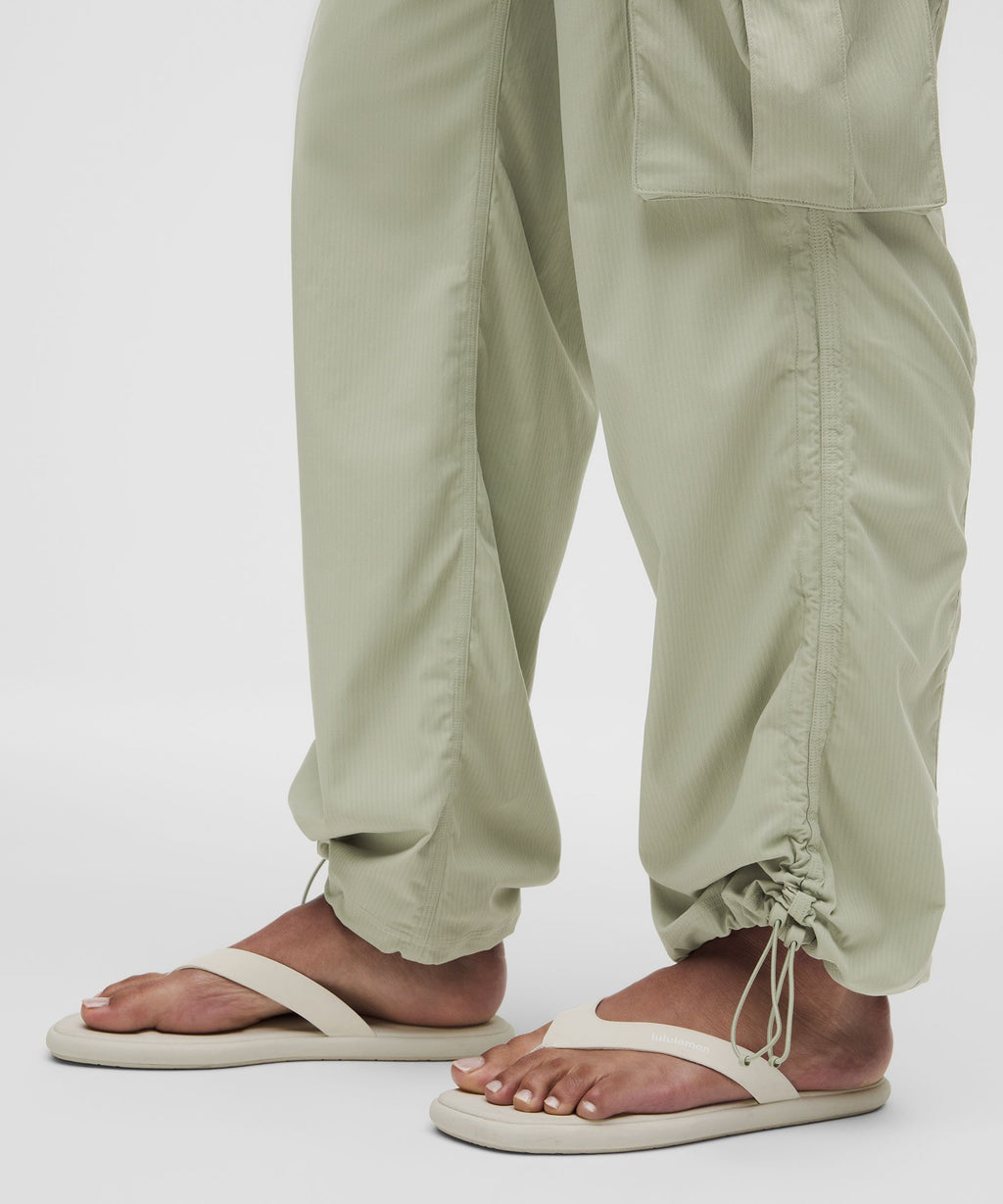 Dance Studio Relaxed-Fit Mid-Rise Cargo Pant