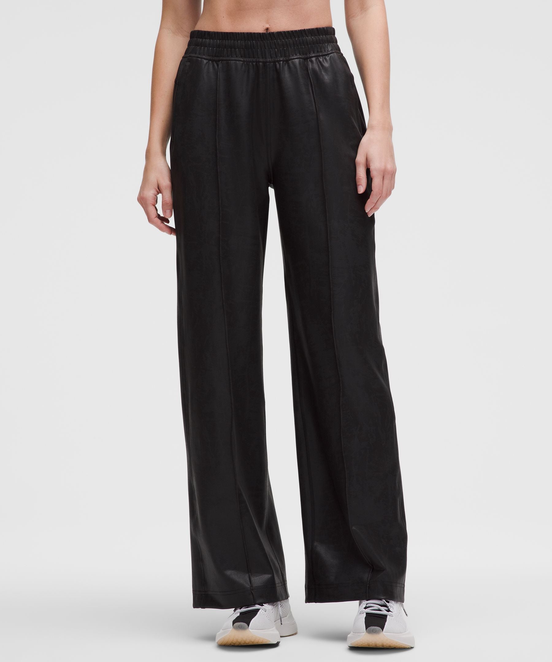 Everlux Relaxed Train Pant *Matte Foil