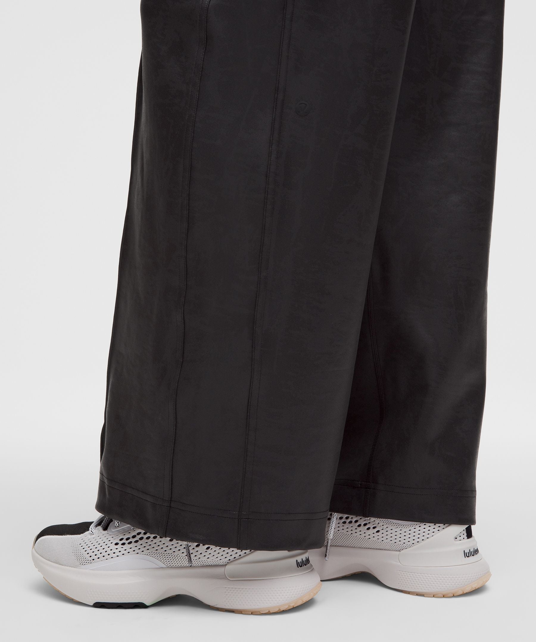 Everlux Relaxed Train Pant *Matte Foil
